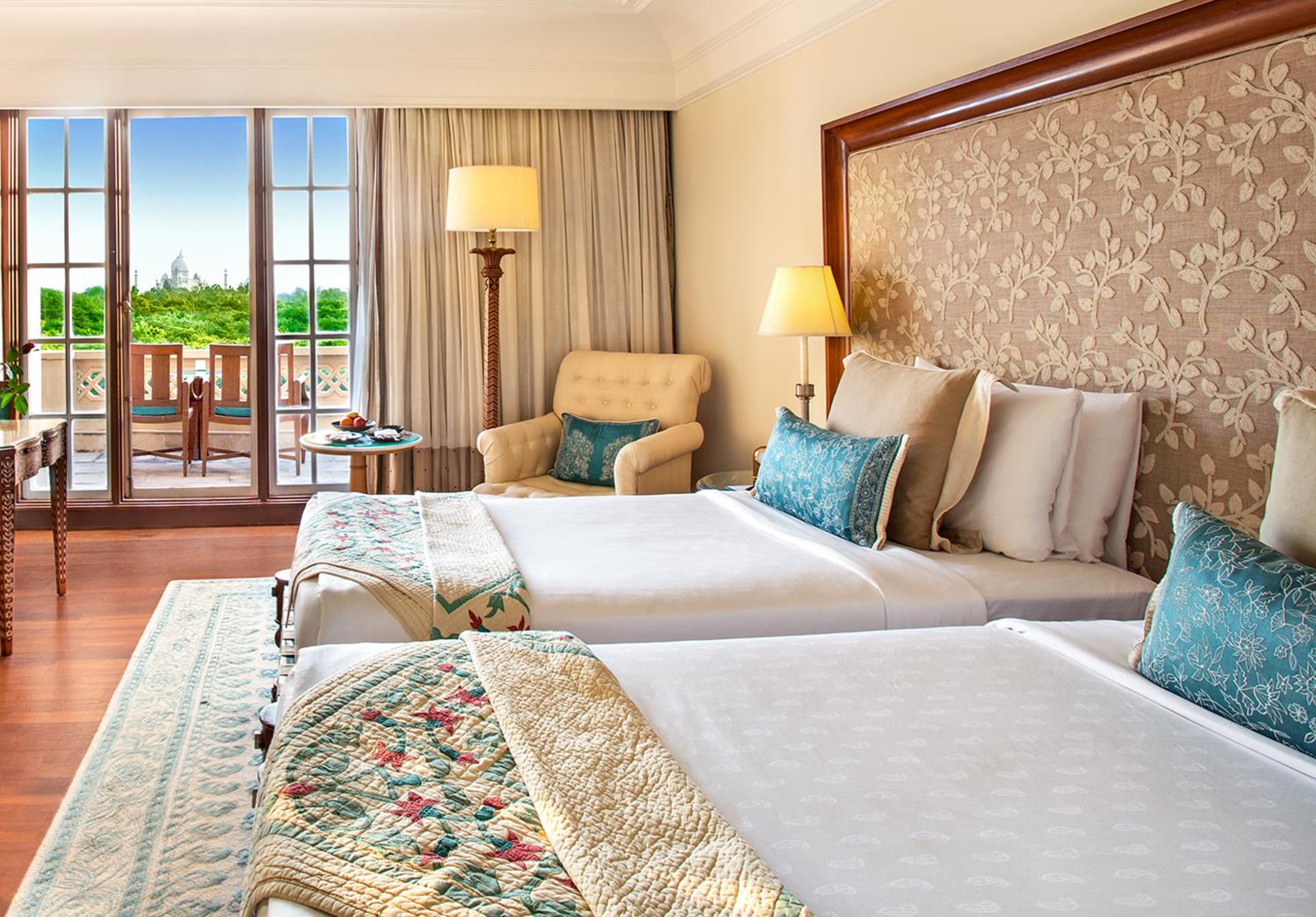 Premier Room with Balcony and Taj Mahal View (Twin)