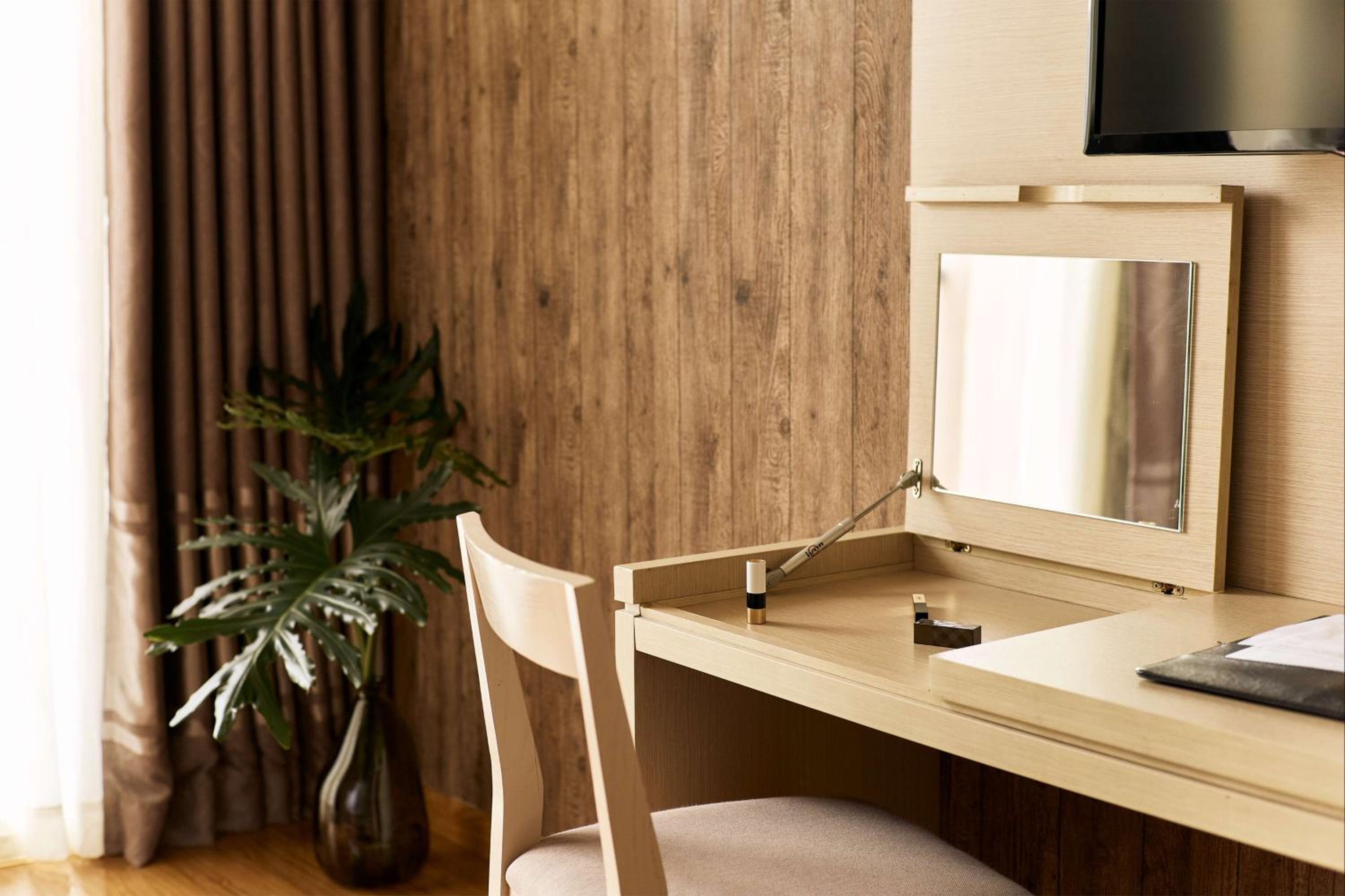 Premier Deluxe Balcony Double Room