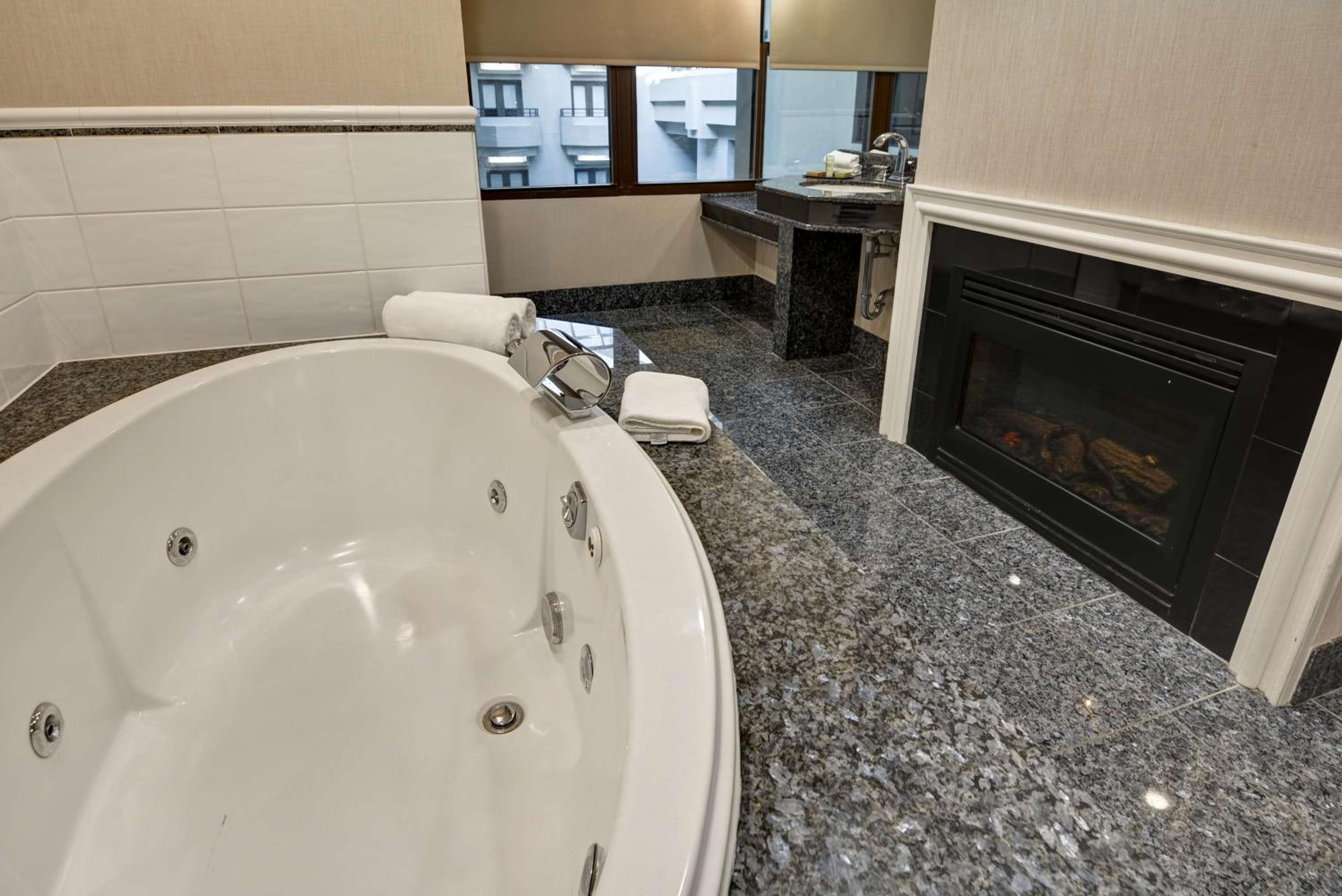 King Room with Whirlpool