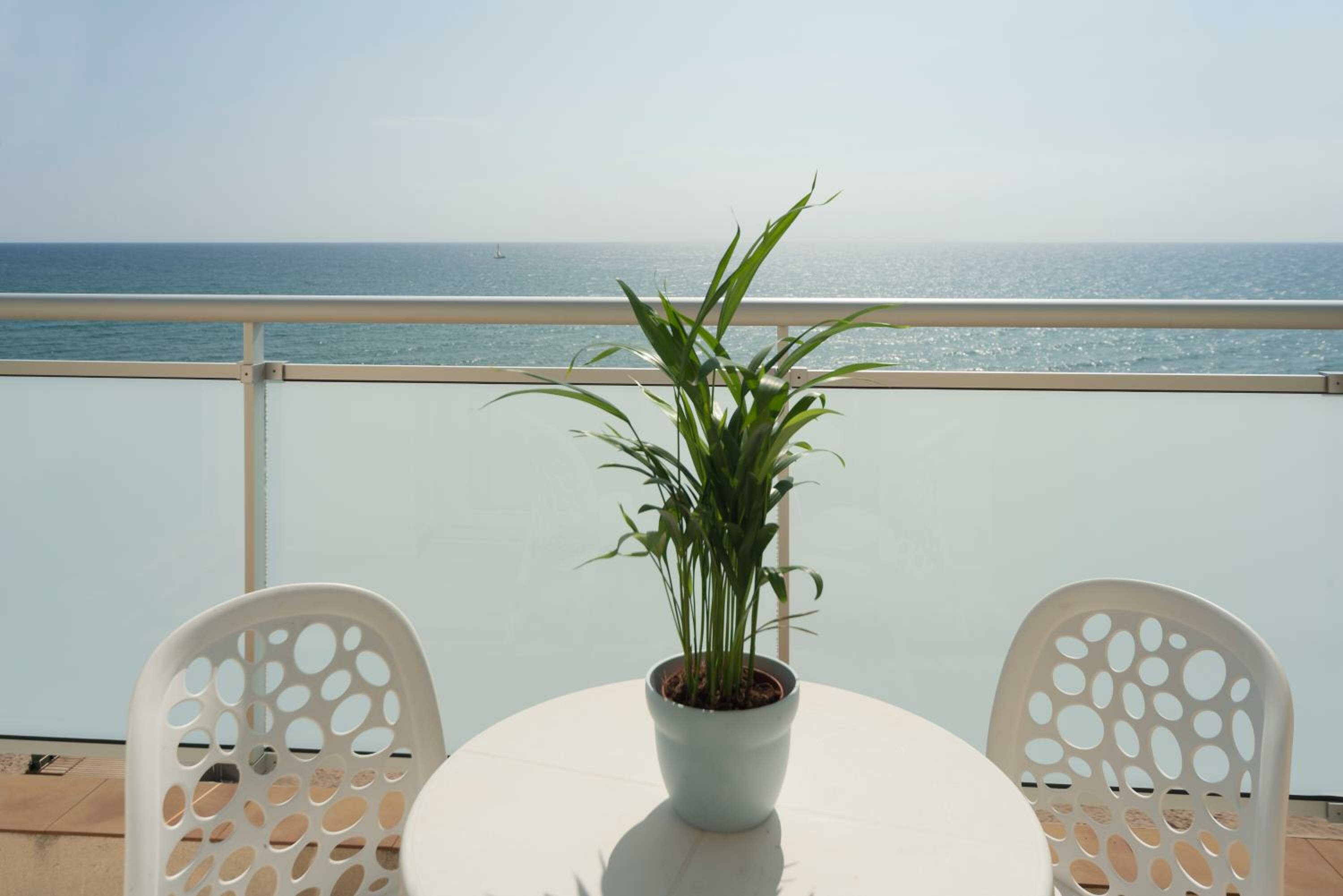 Double Room with Sea View (2 Adults)