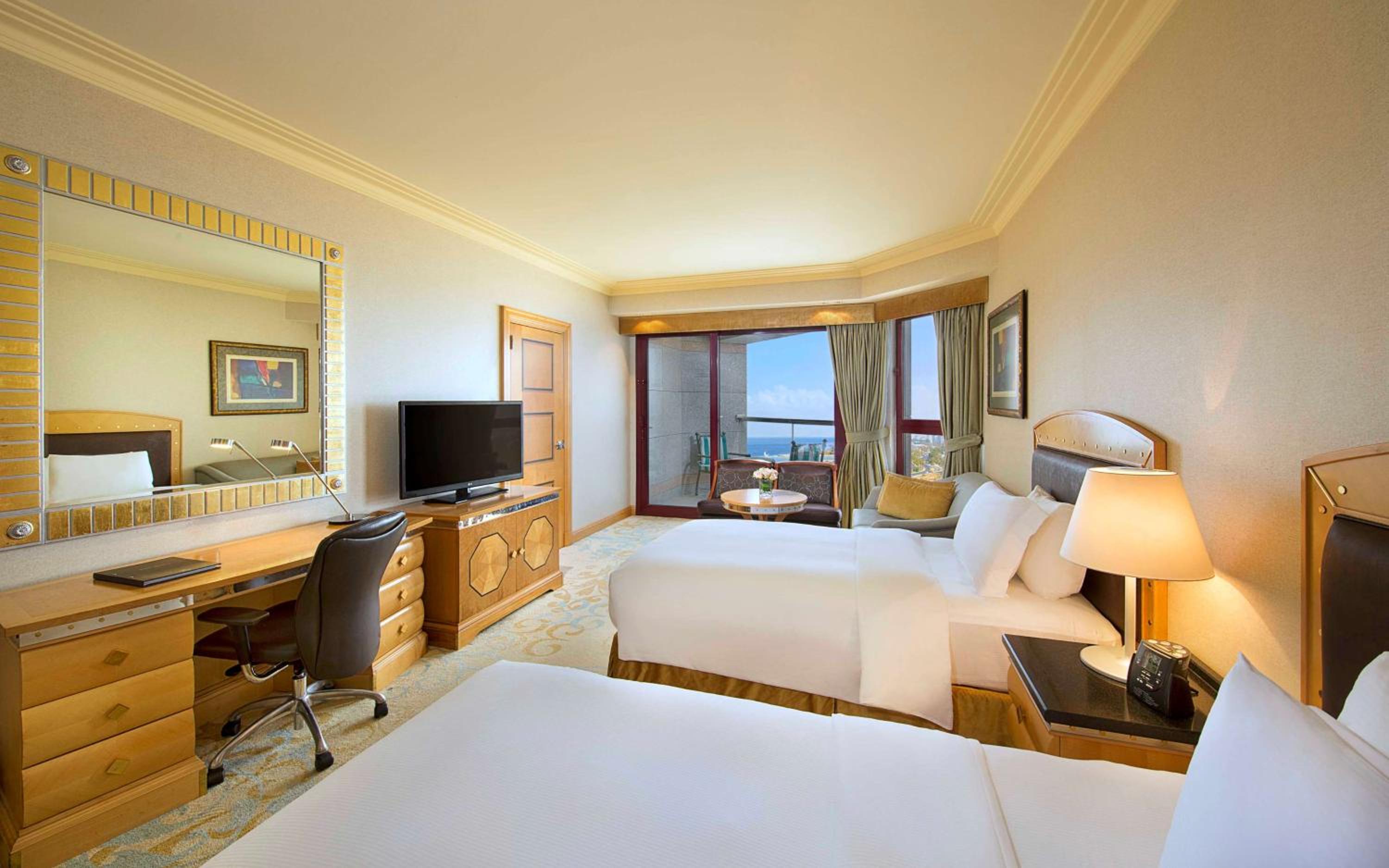 Deluxe Twin Room with Partial Sea View