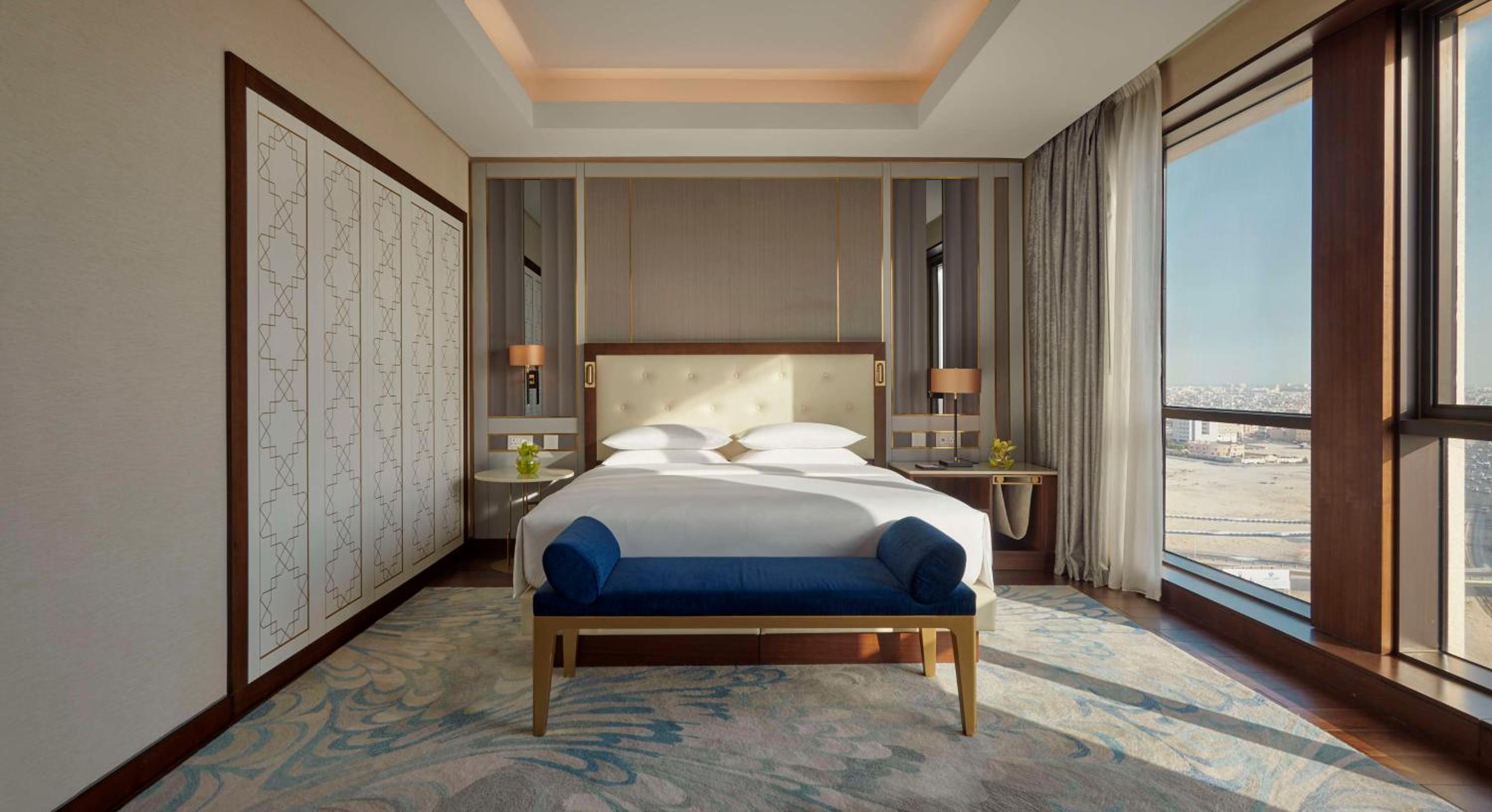 Deluxe One-Bedroom Apartment