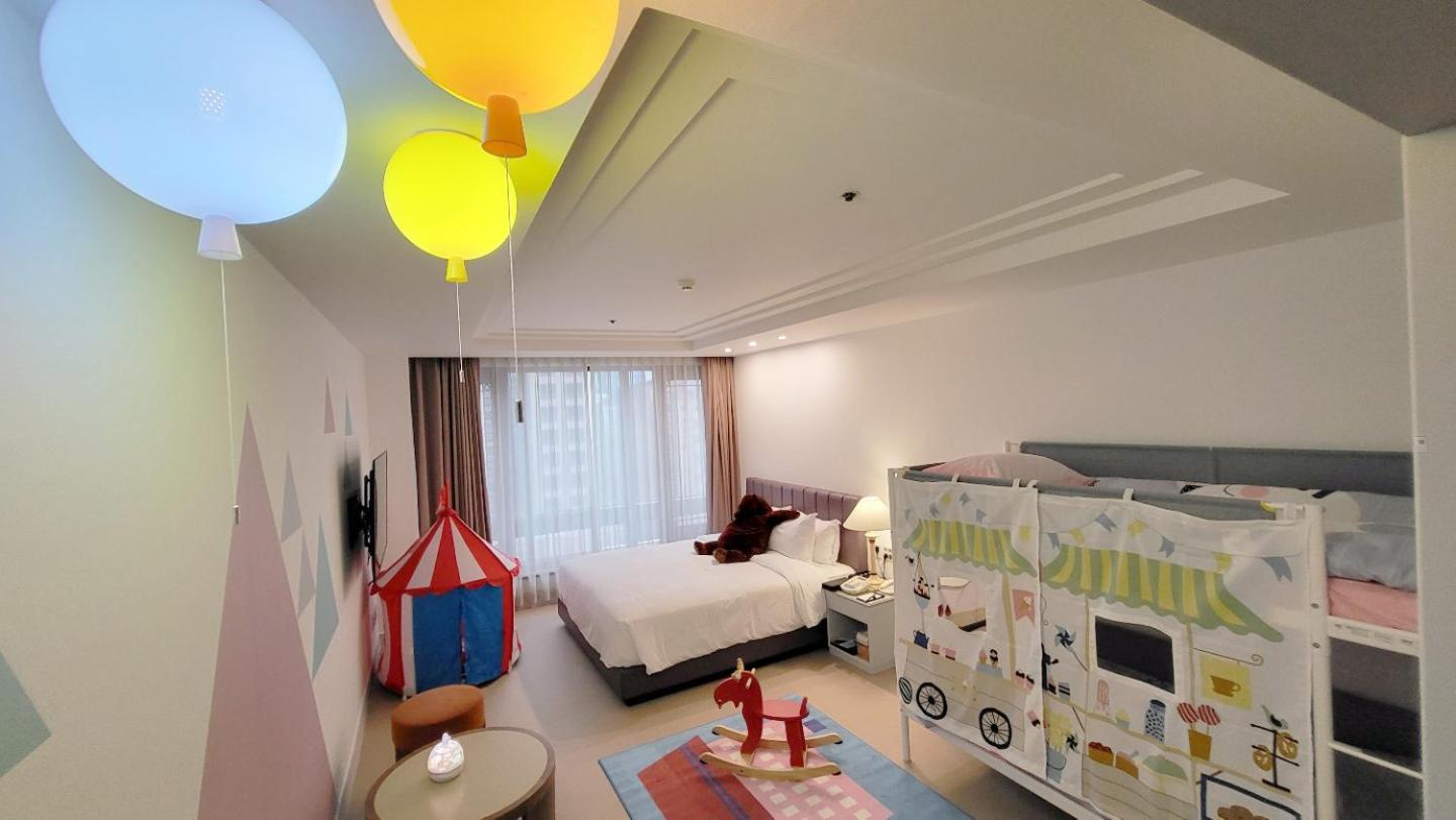 Kids Family (2 Adults + 2 Children (up to 12 years))