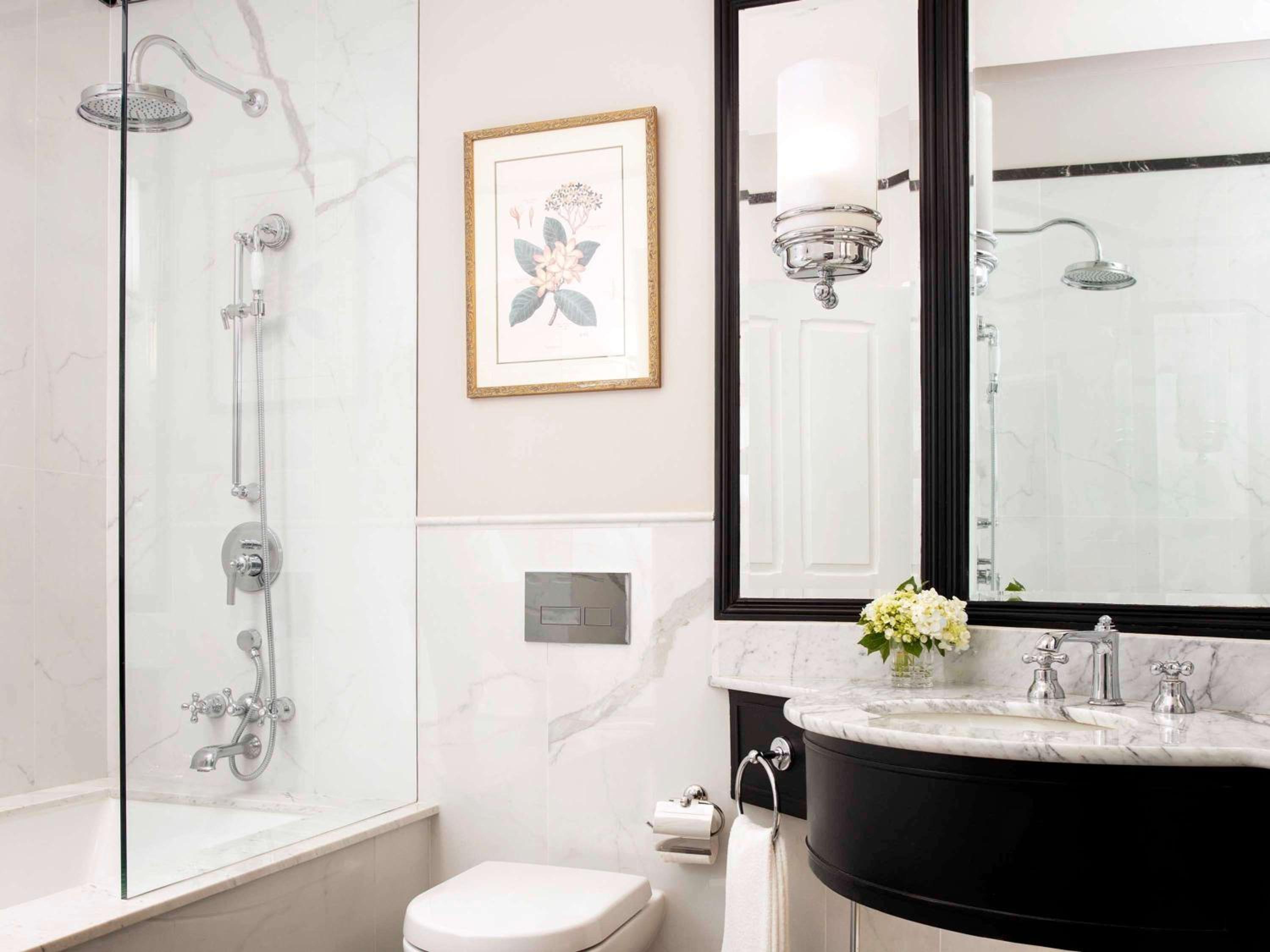 Landmark Room King Bed Garden View