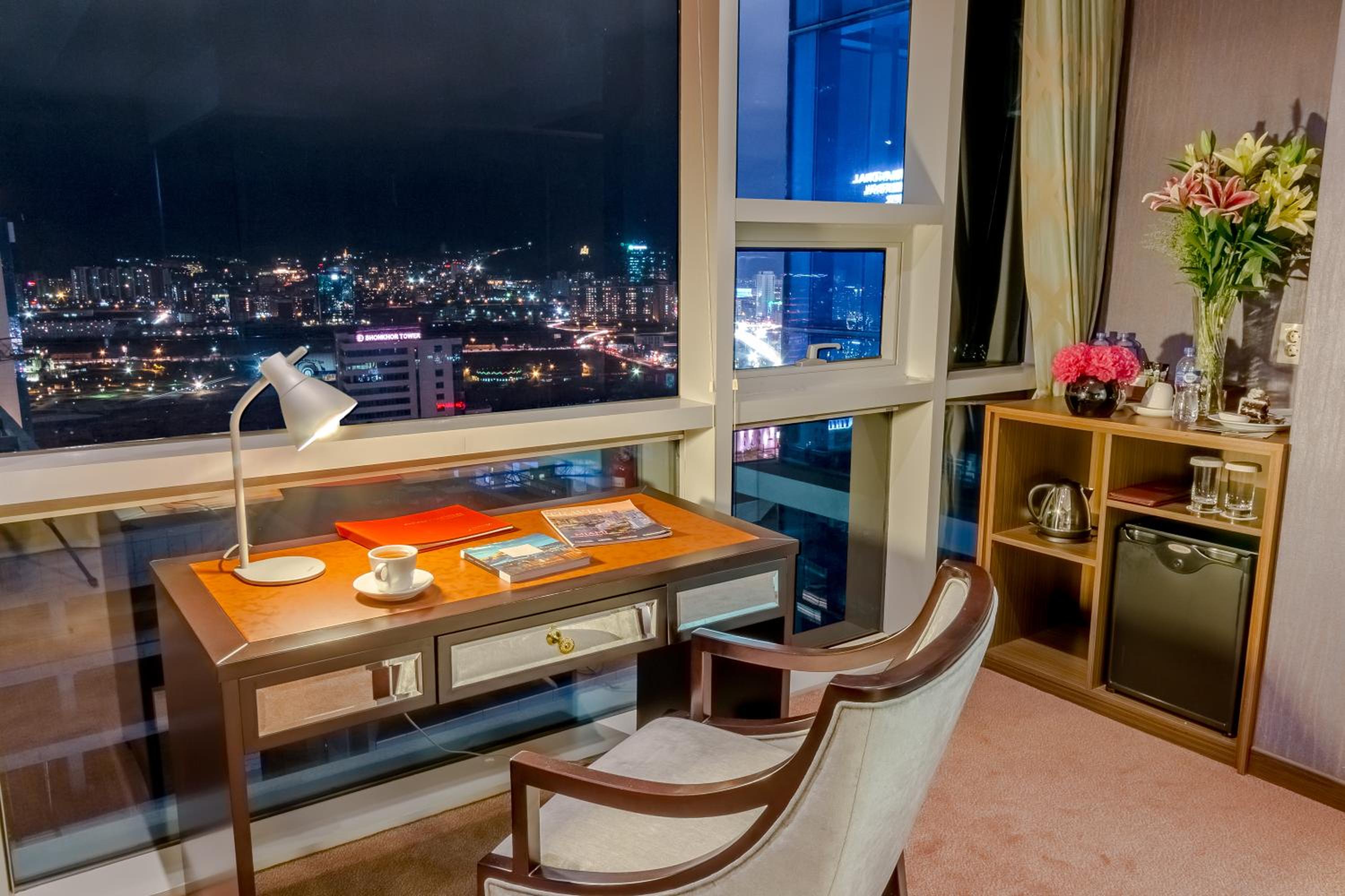 Executive Corner King 270 degree View