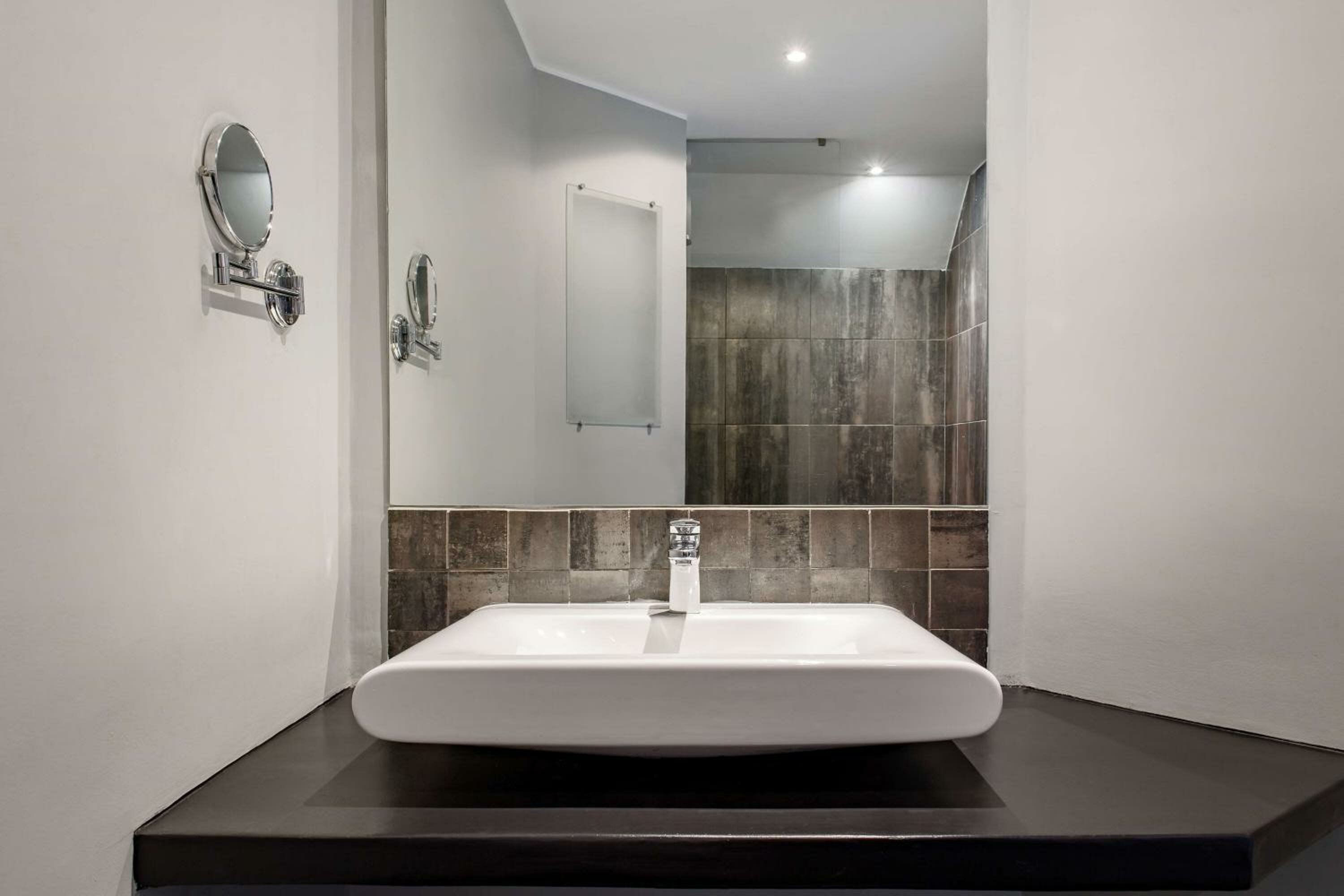 Premium Room with Balcony and Lake View