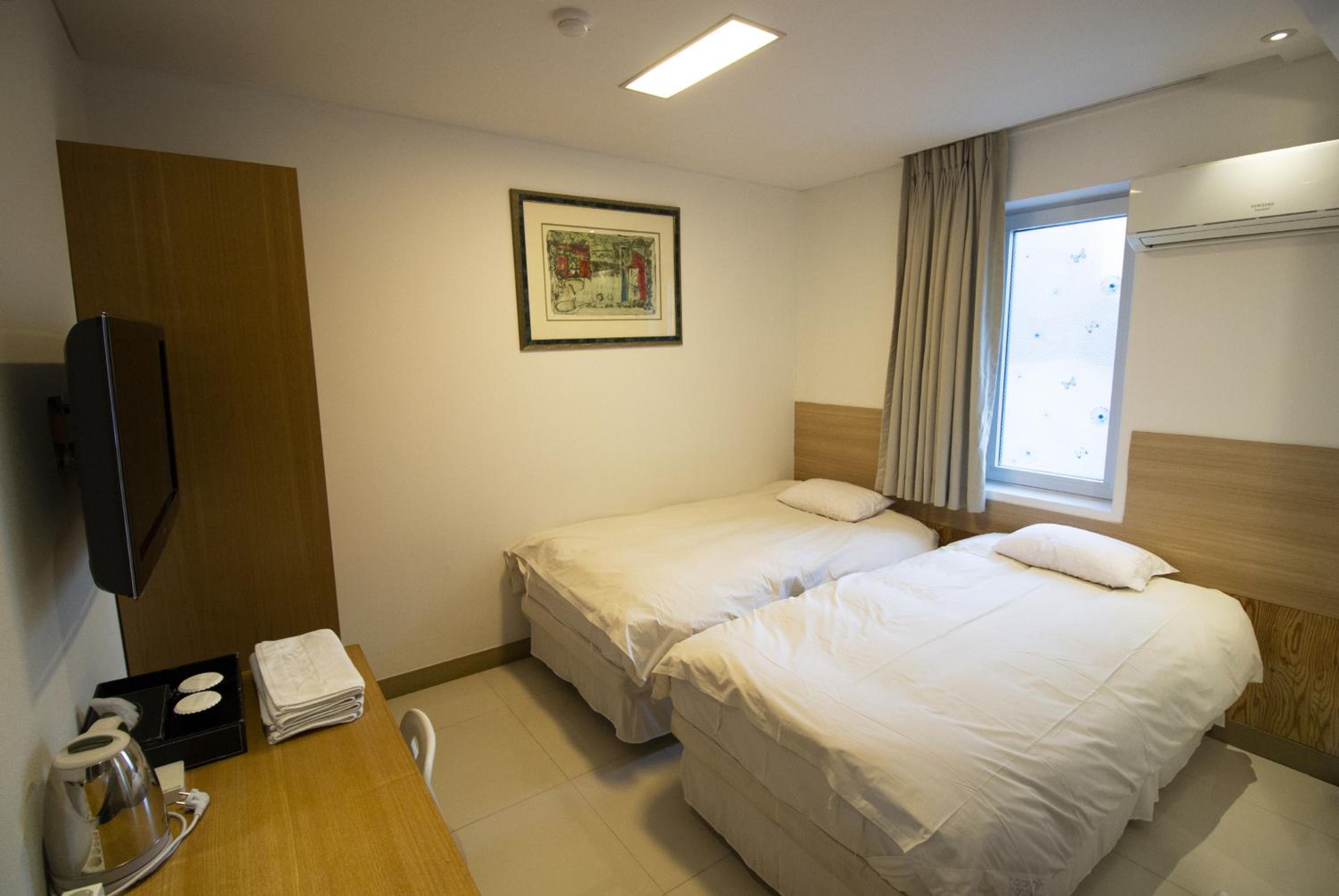 Twin Room with City View