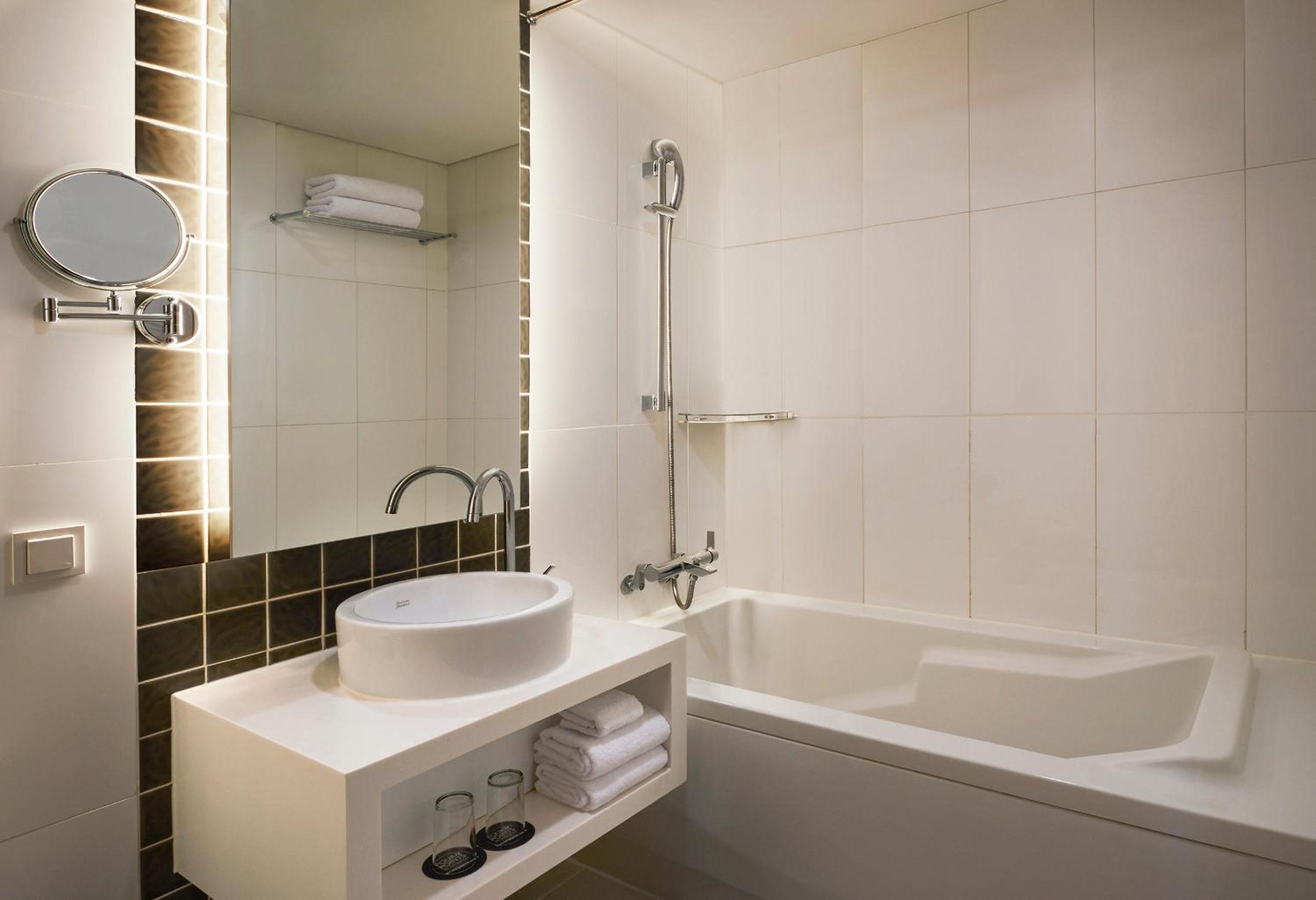 Premium, Guest room, 1 King, City view