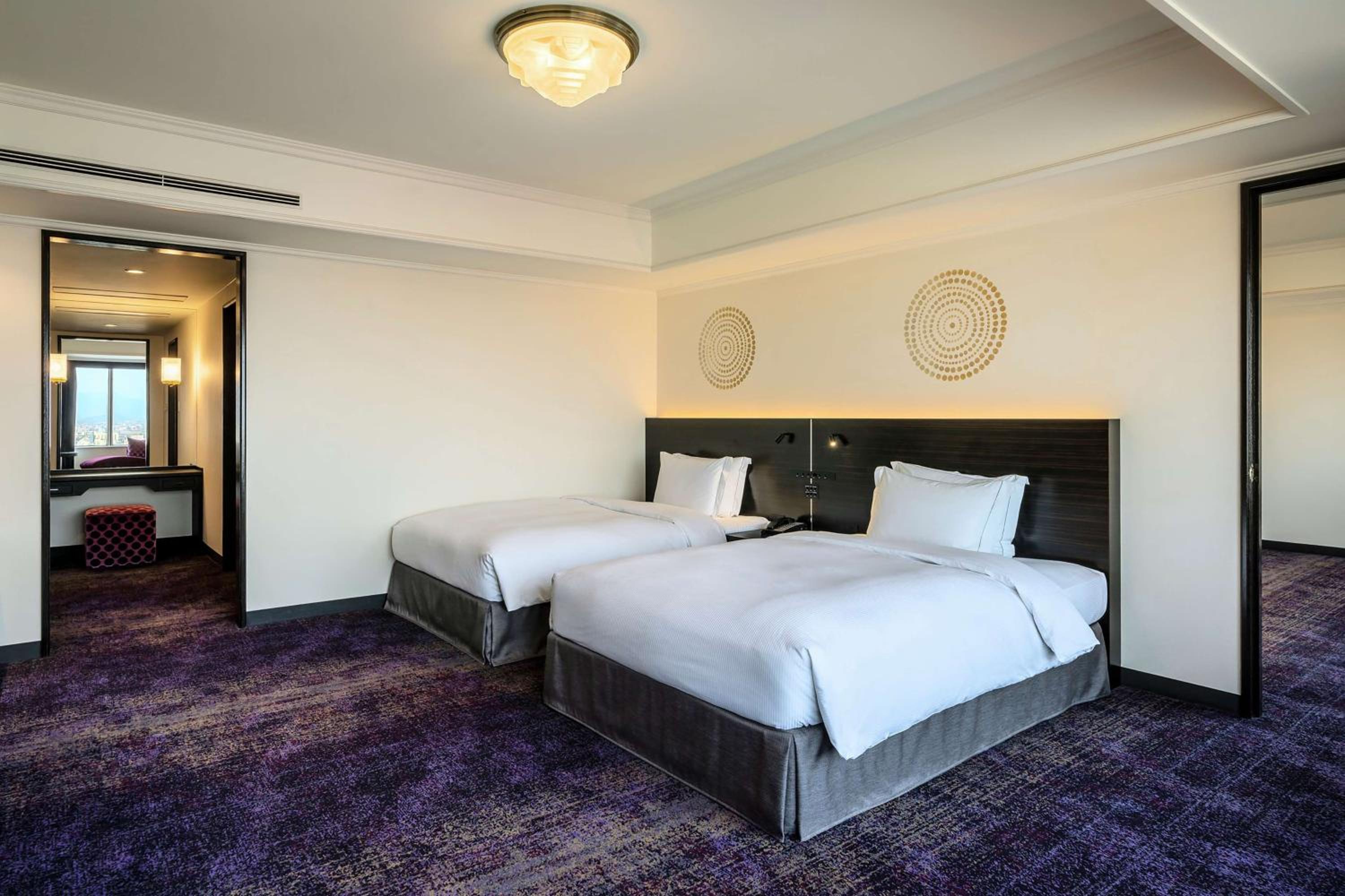 Executive Deluxe Family Room