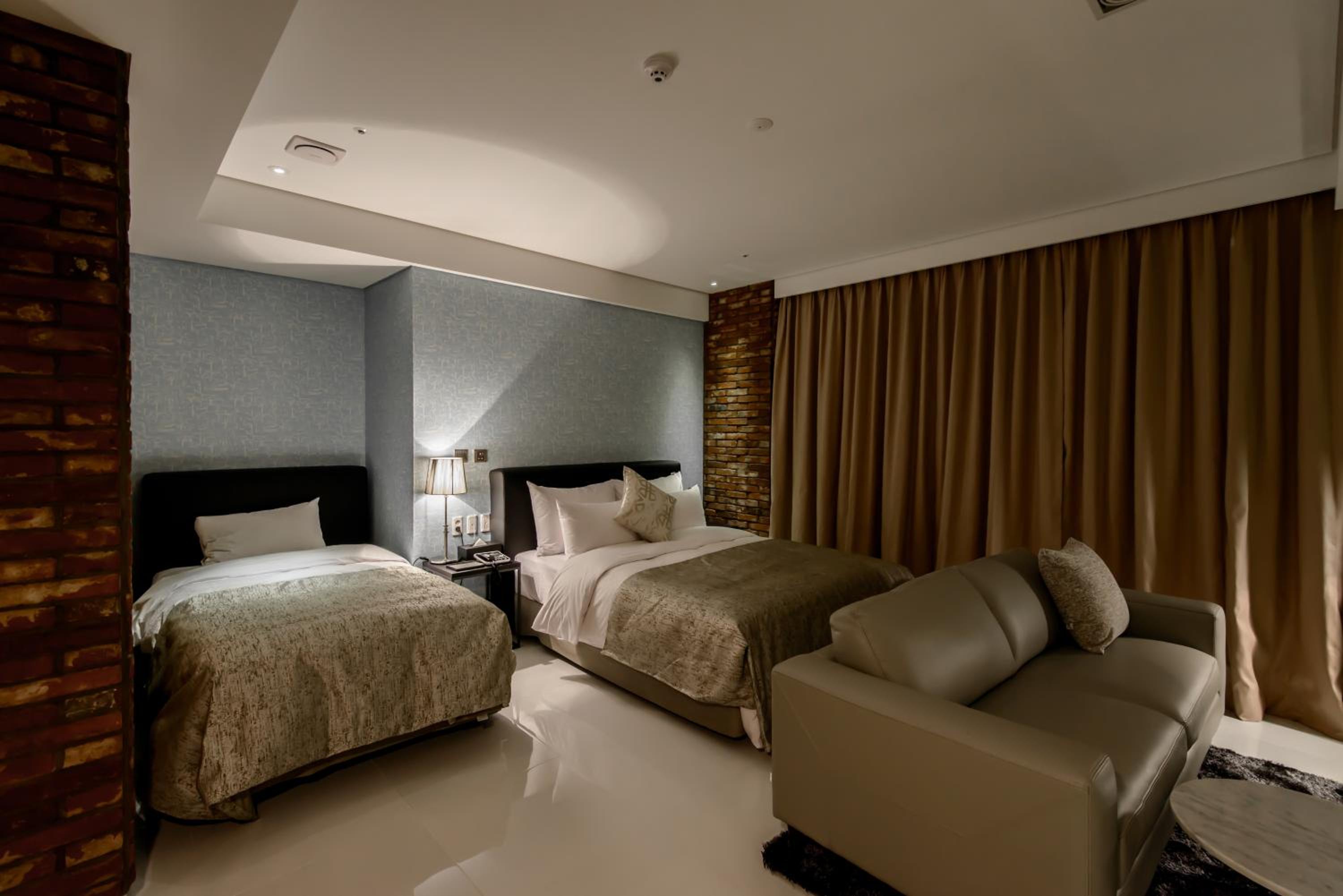 Premier Twin Room
