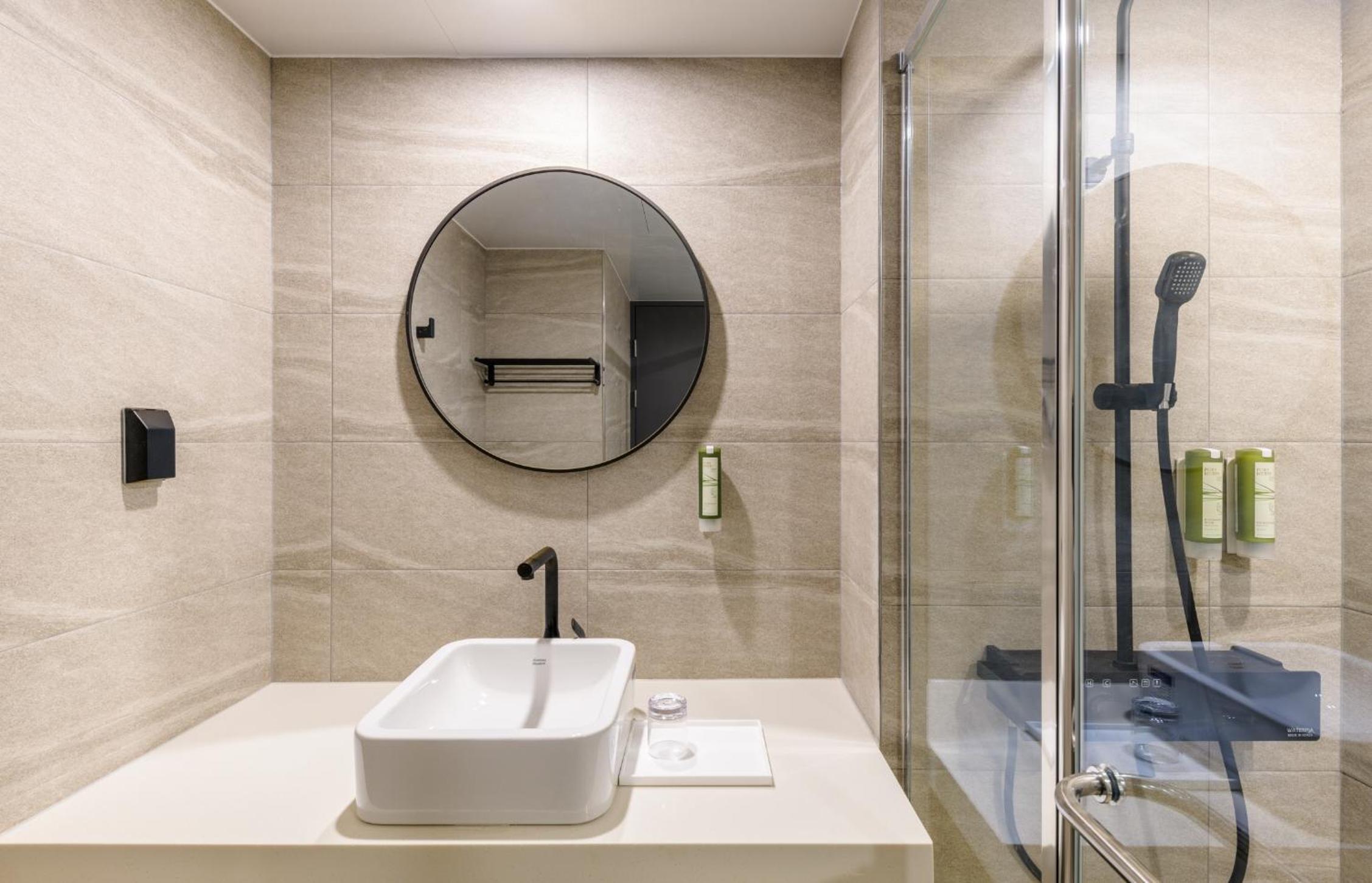 Deluxe Queen Play Station 5 (No view)