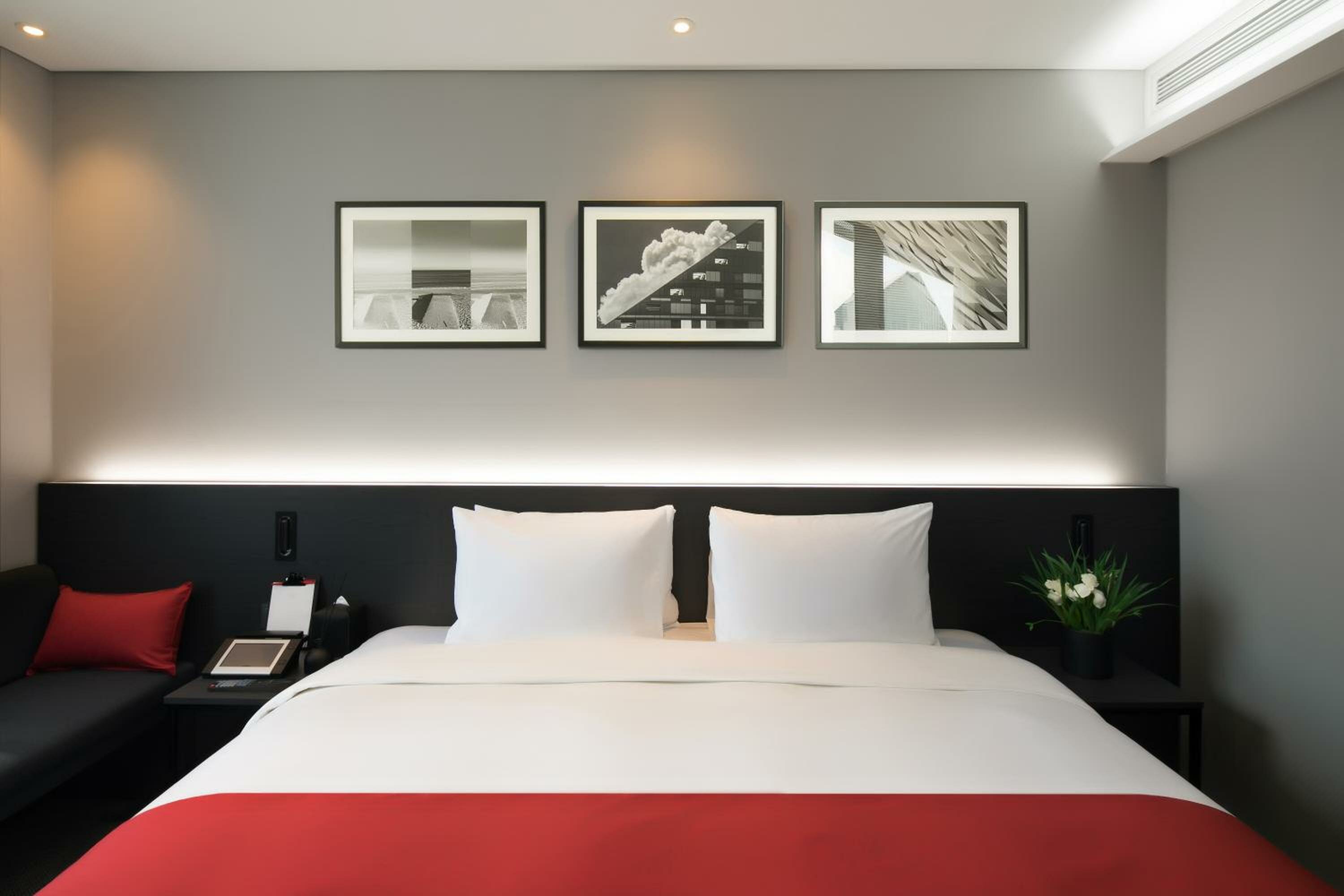 Hollywood Double Room