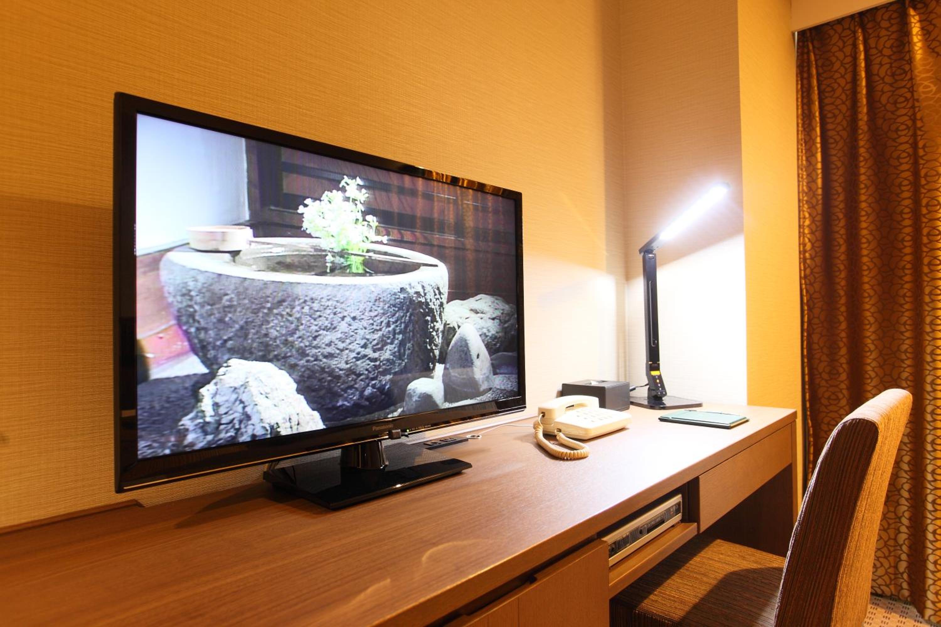 Standard Double Room - Non-Smoking  / 1 extra bed plus for 2 people