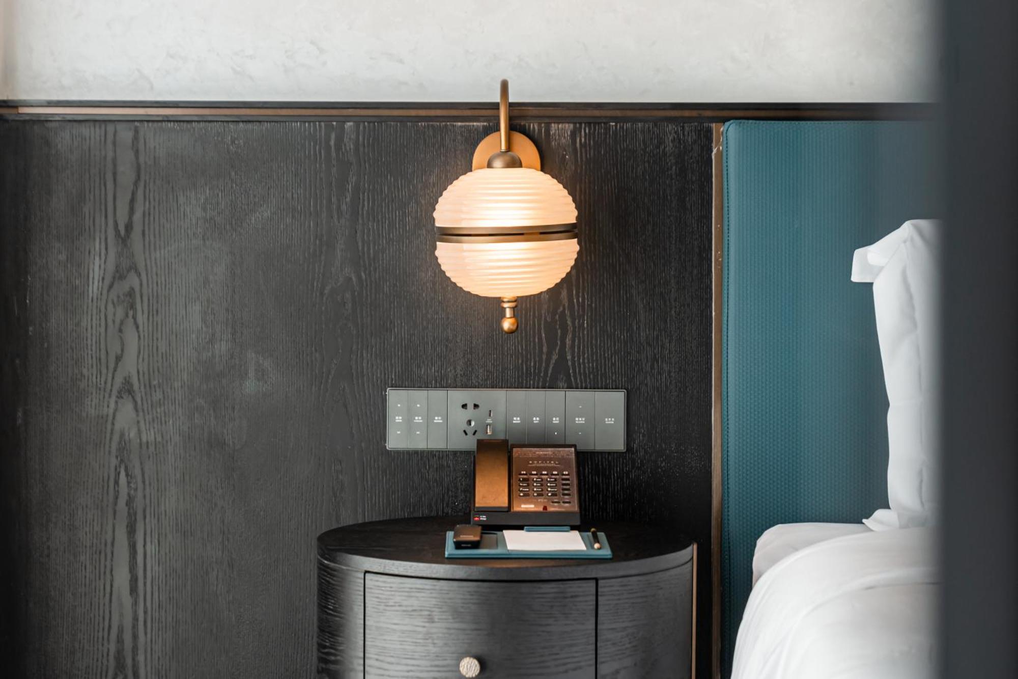 LUXURY ROOM, 2 Single Size Beds, City View