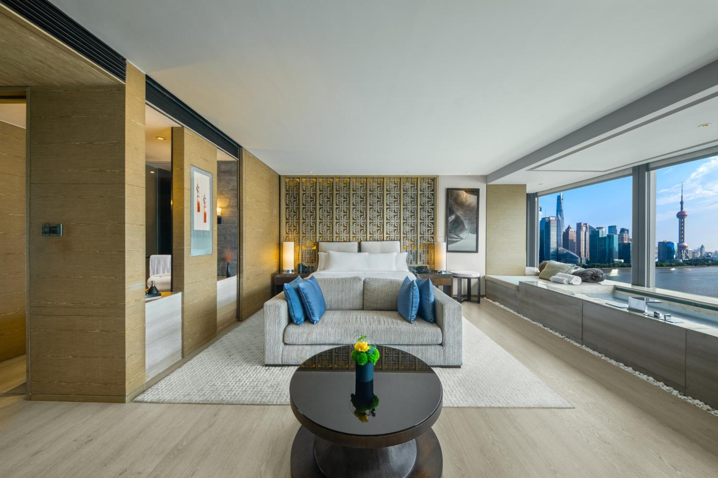 Bund Panorama Oasis with Romantic Pool