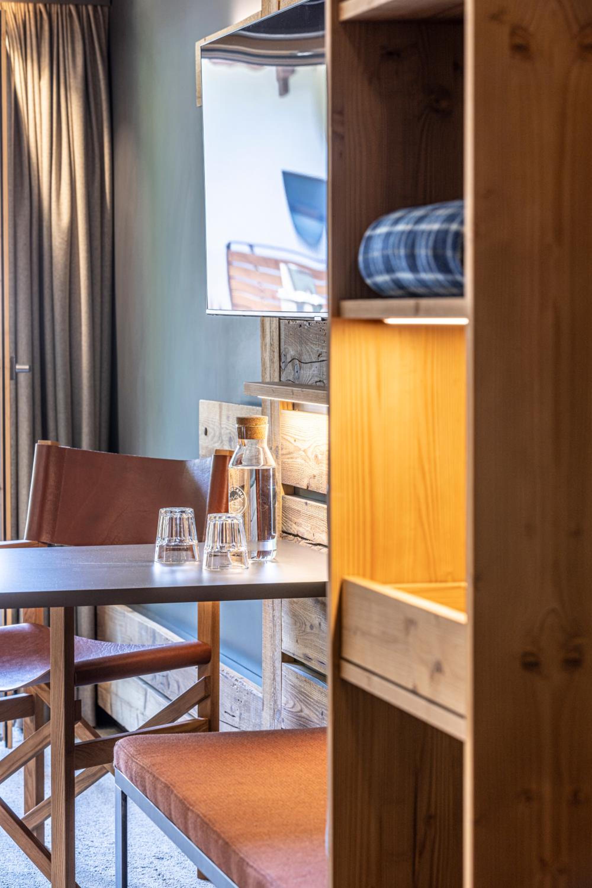 Double Room with Mountain View and Balcony