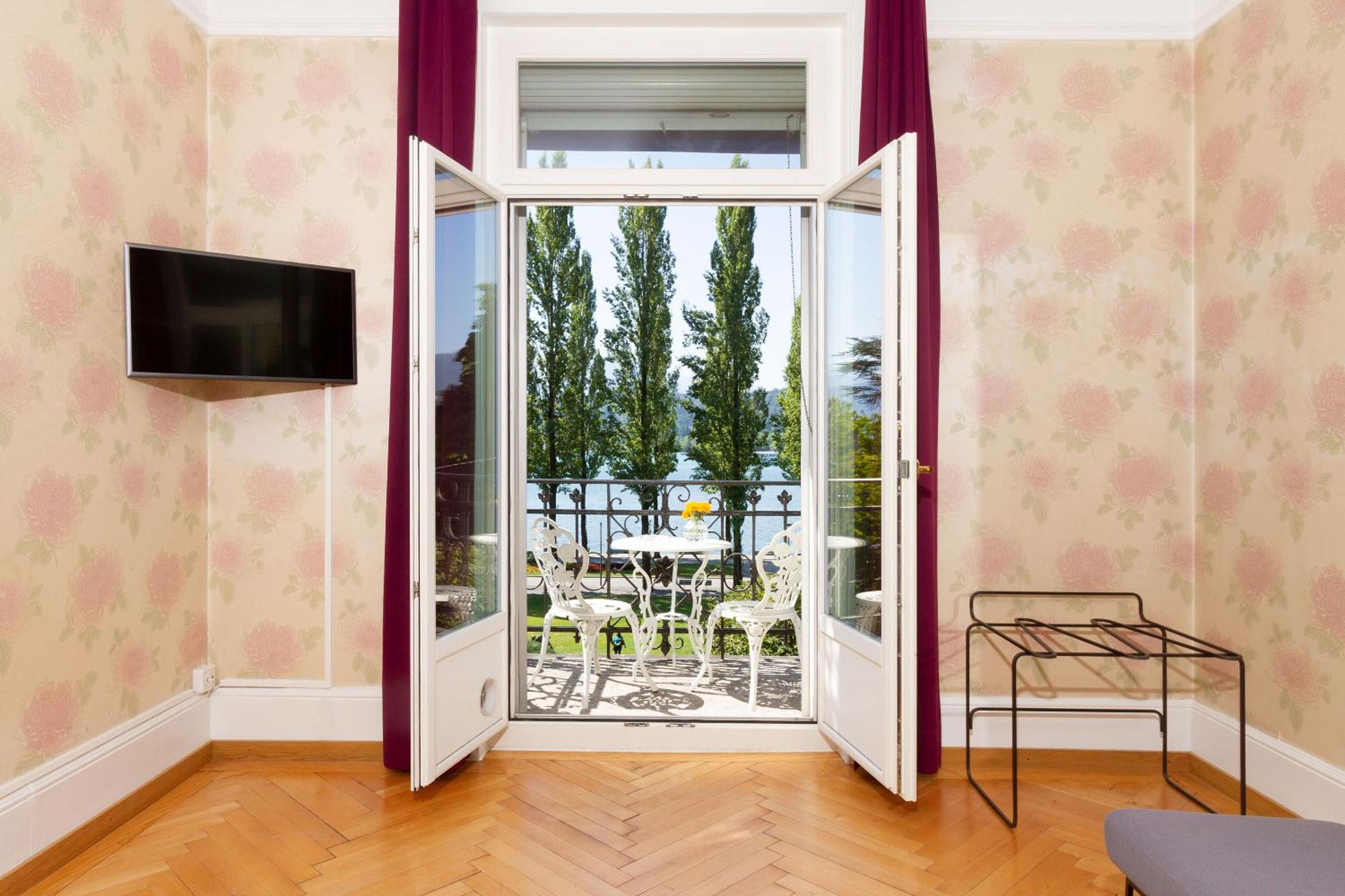 Junior Suite with Balcony