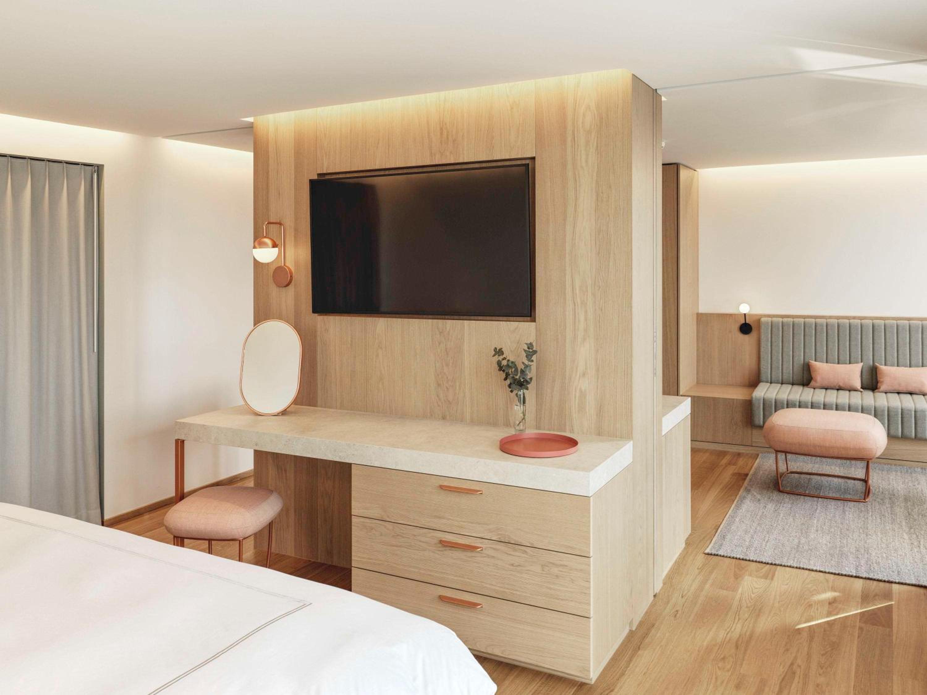 Vitality King Suite with Balcony and Panoramic View