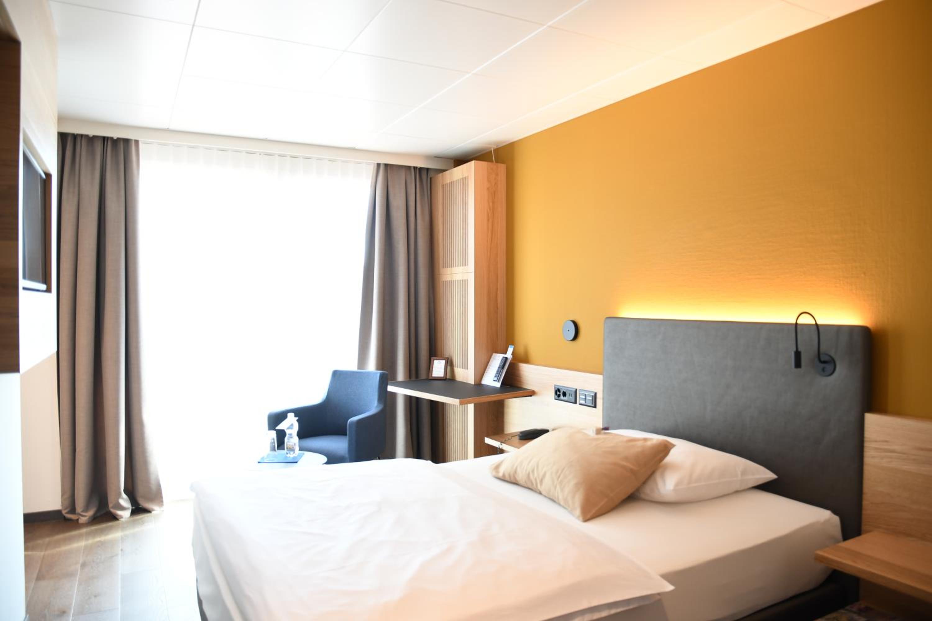 Classic Single Room with Balcony