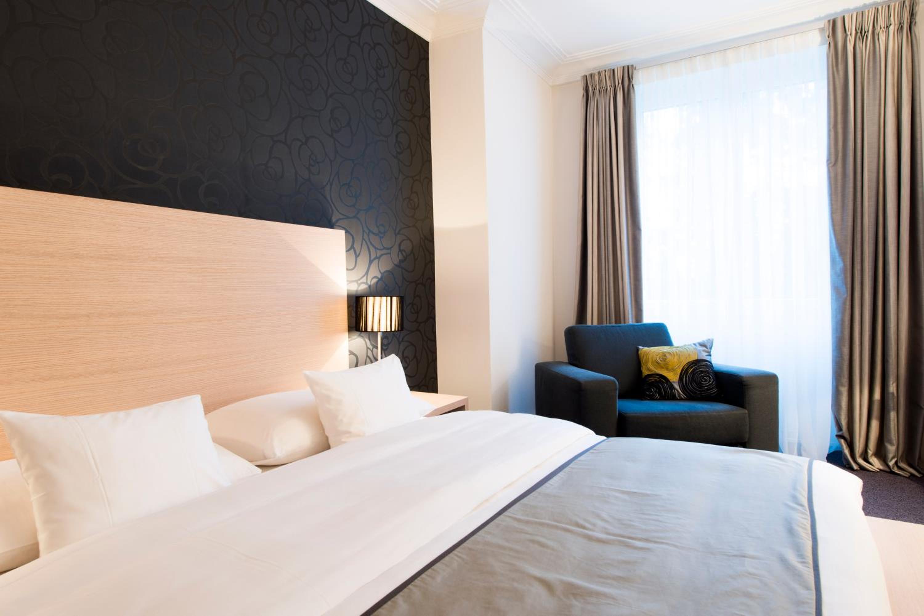 Junior Suite with Park View