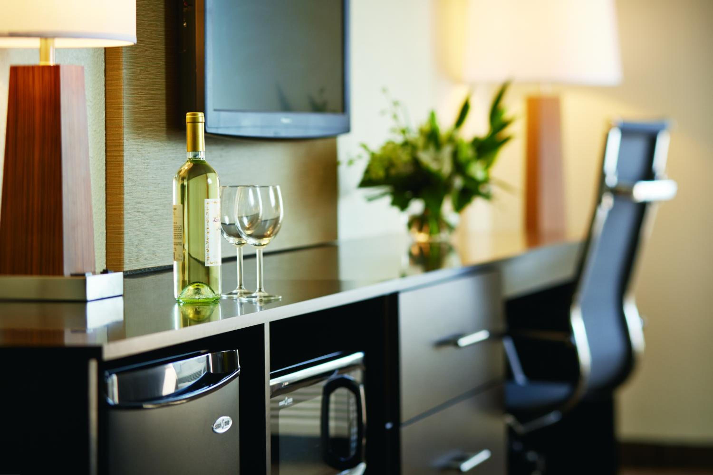 Standard King Room - Non-Smoking 