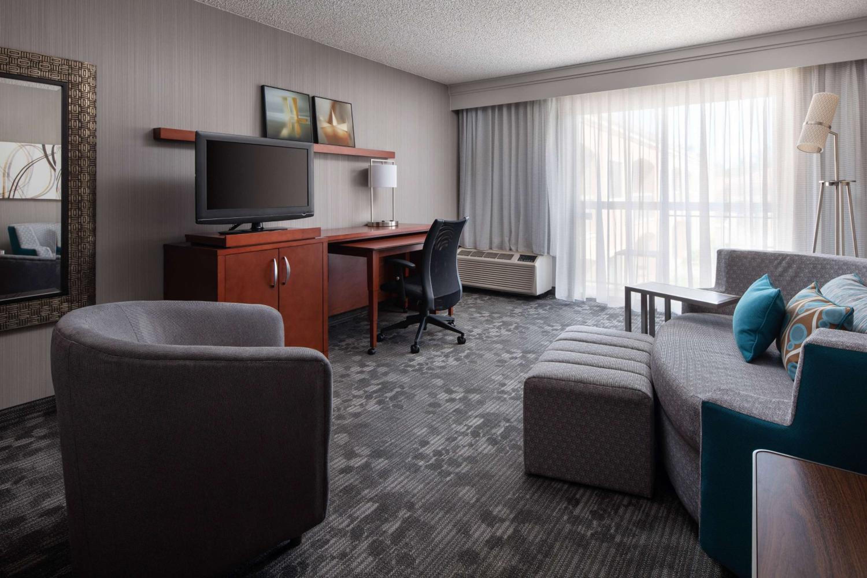 One-Bedroom King Suite