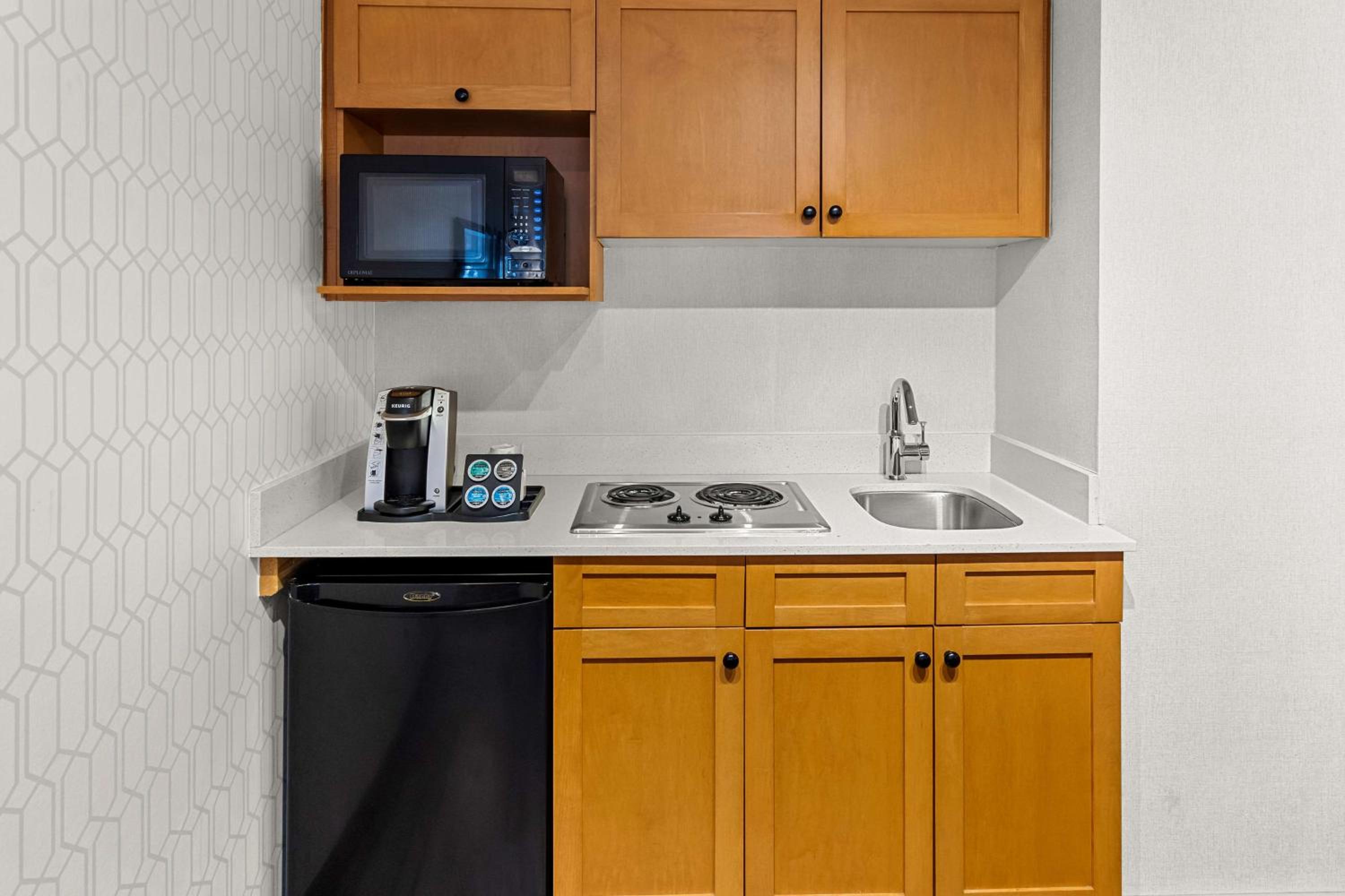 Queen Room with Two Queen Beds with Kitchenette