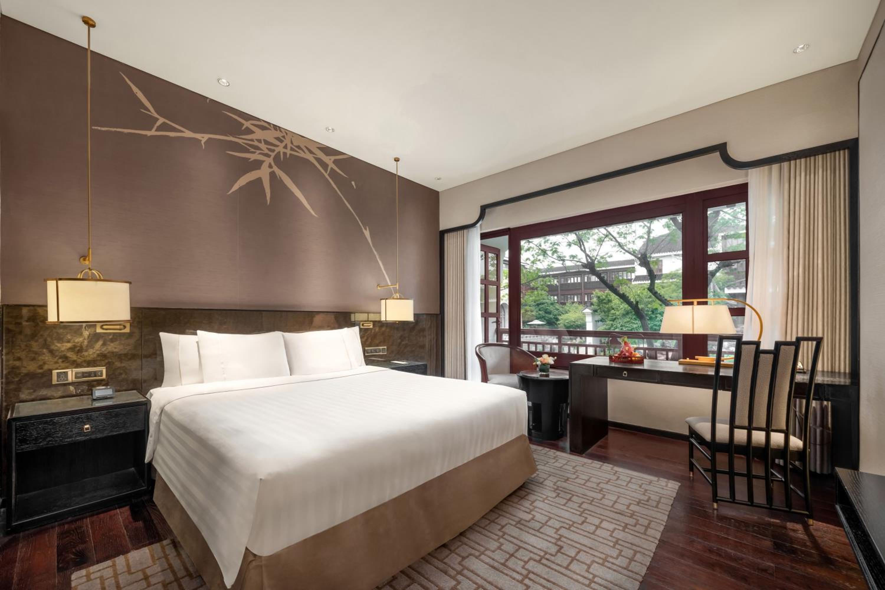 Premier Balcony King