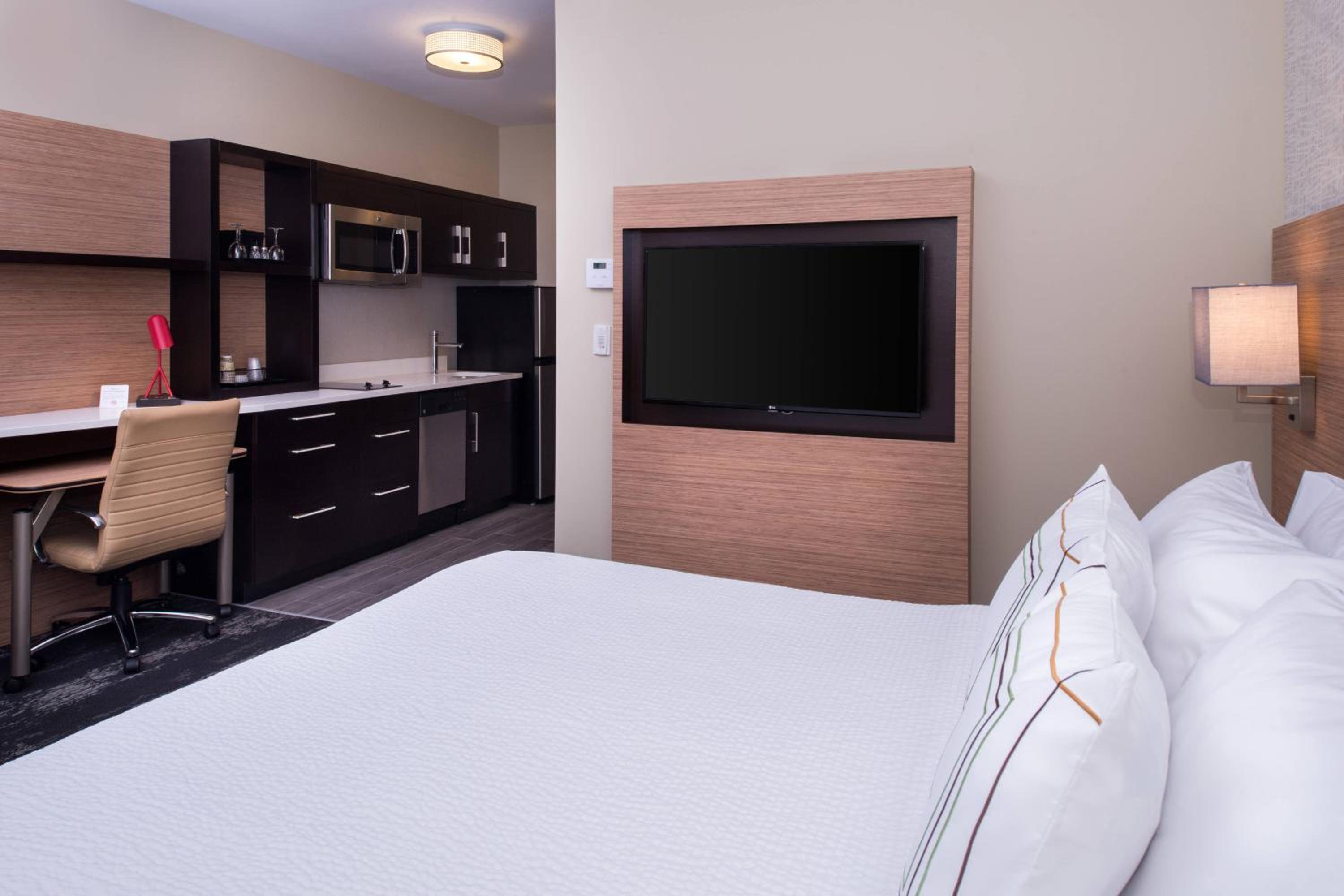 King Studio with Sofa Bed