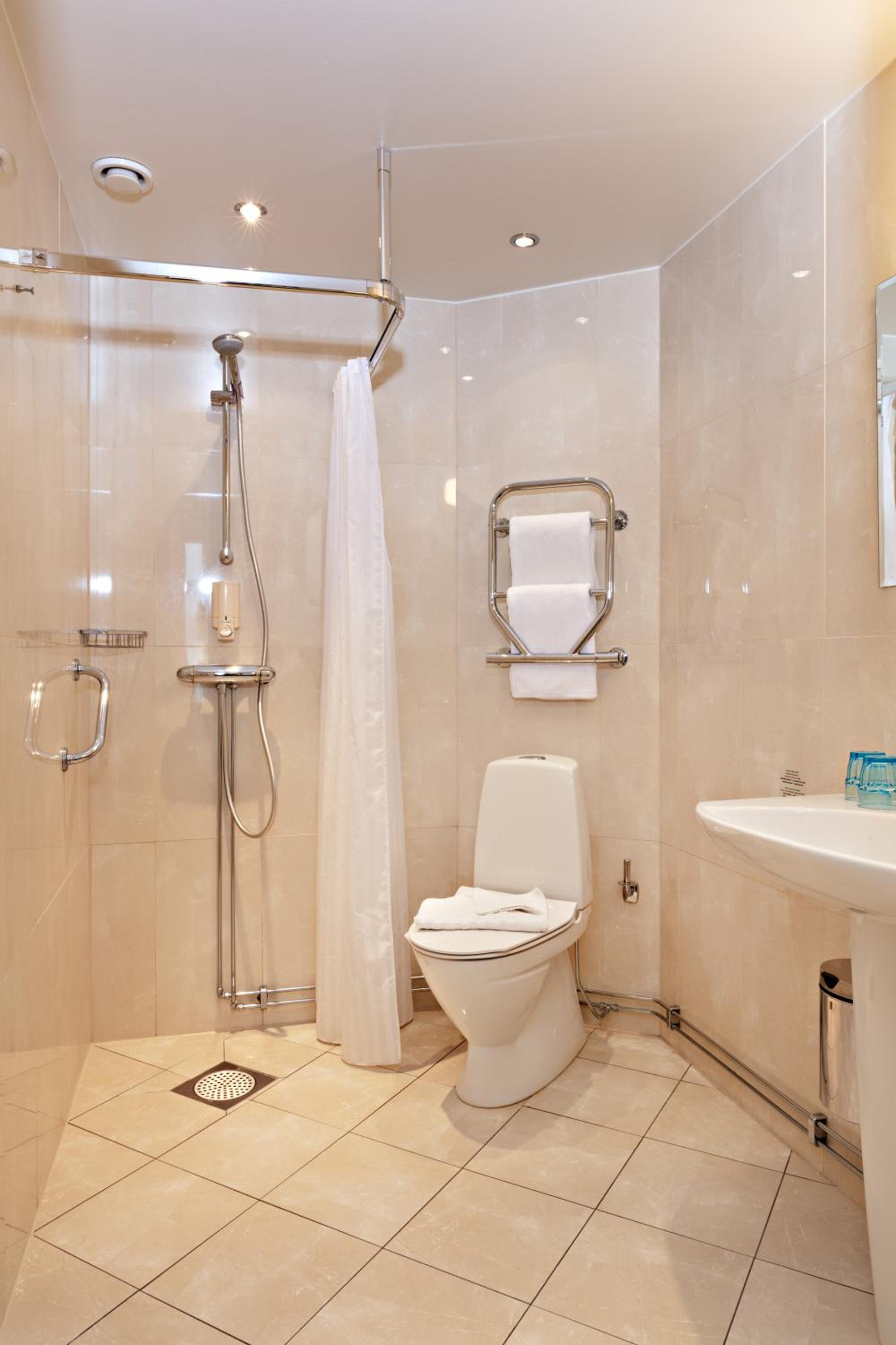 Family Room with Two Single Beds and Sofa Bed - Non-Smoking