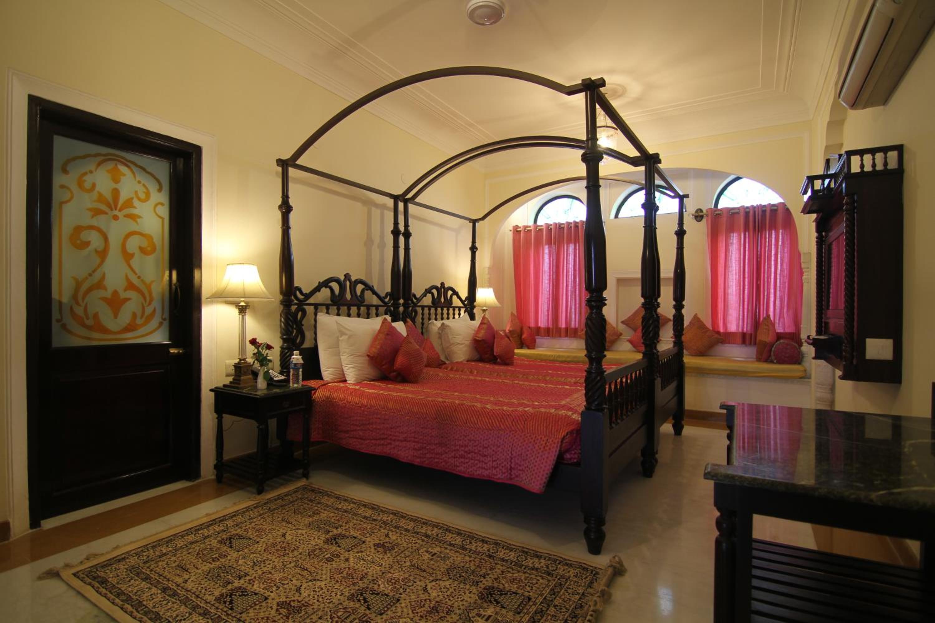 Shahpura Suite: 20% off on session of Spa, 10% off on food & beverage services, 15 % off On Laundry