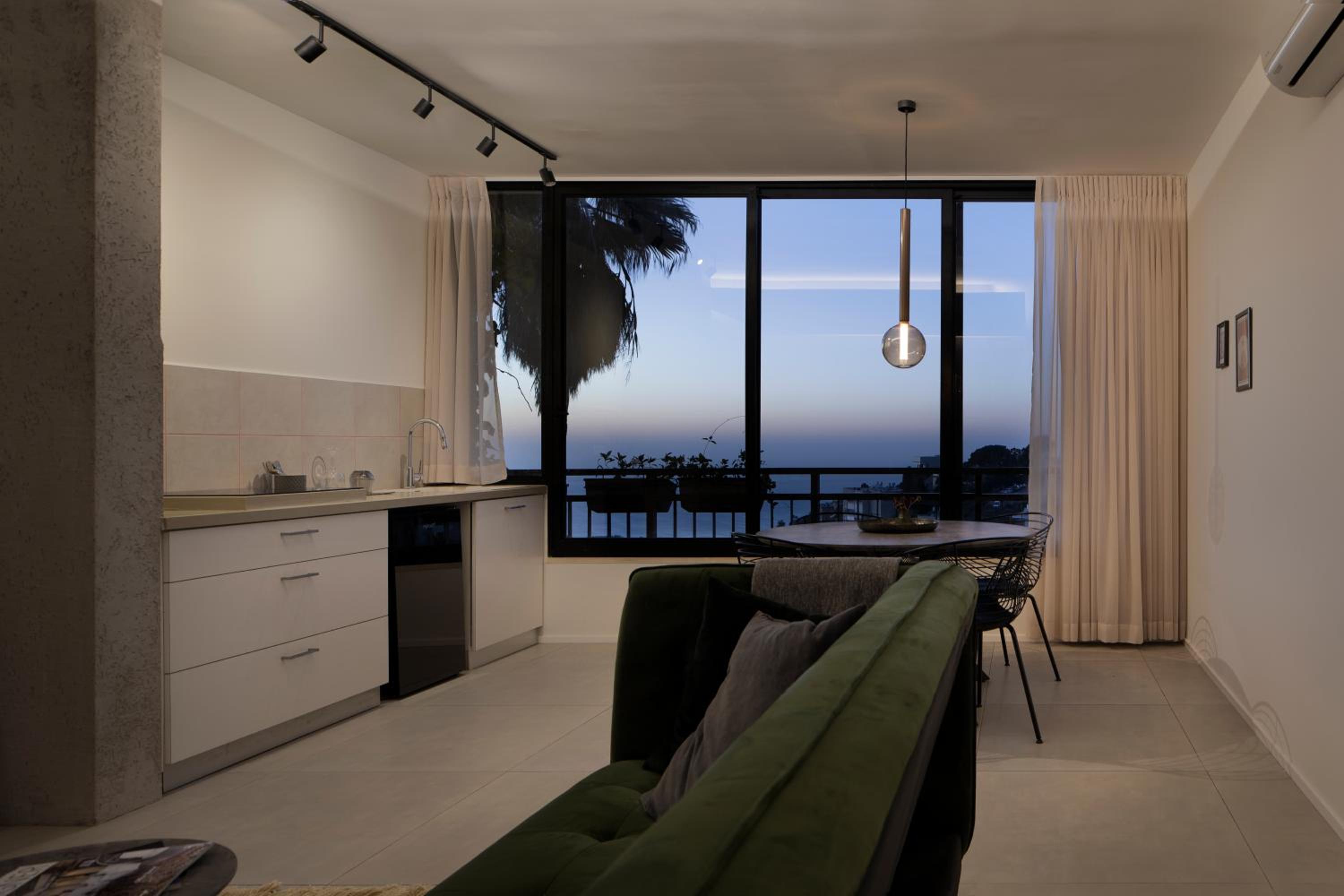 Deluxe Suite with Sea View