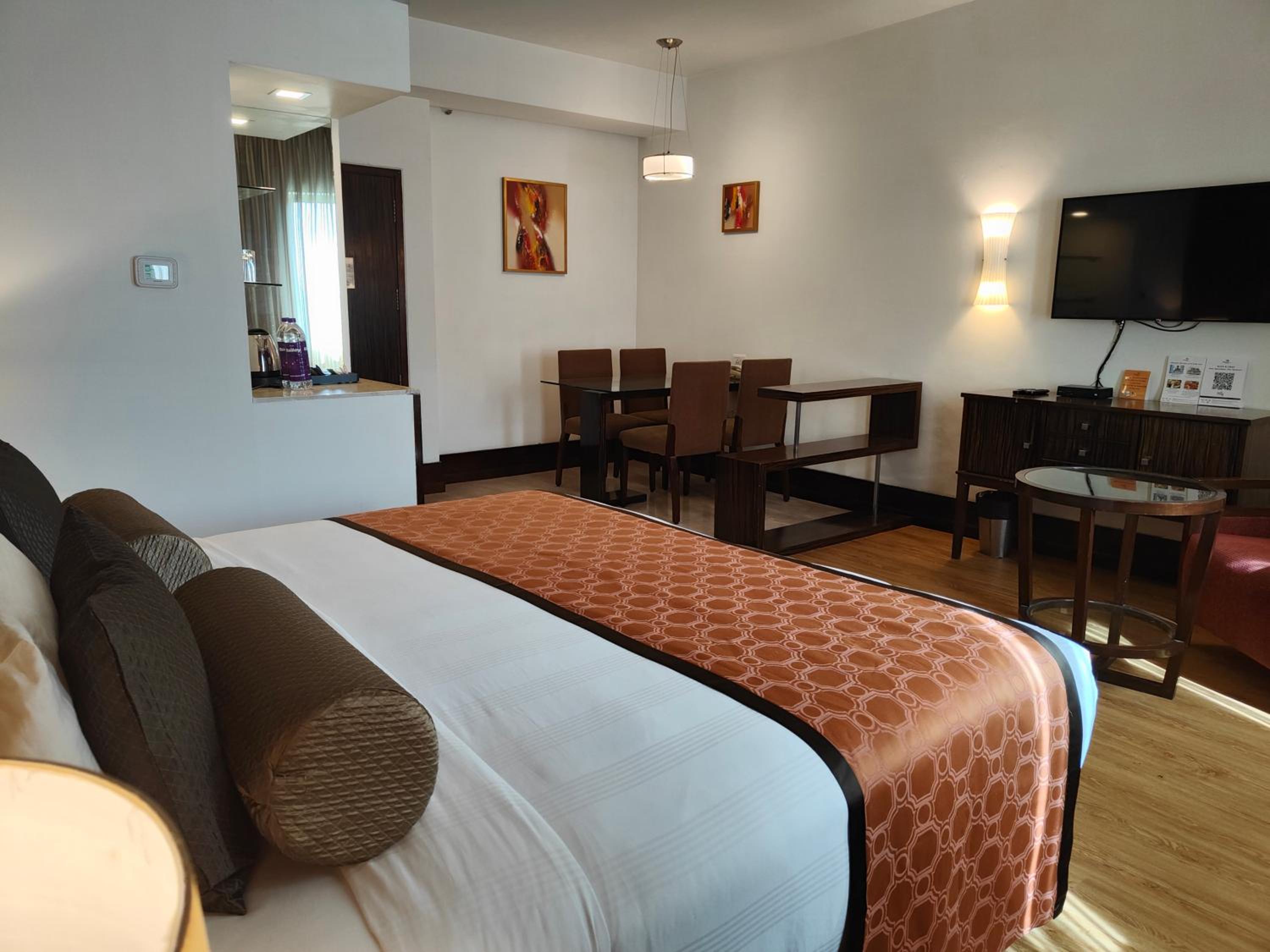 Deluxe Double Room with 15% off on Food & Soft Beverages