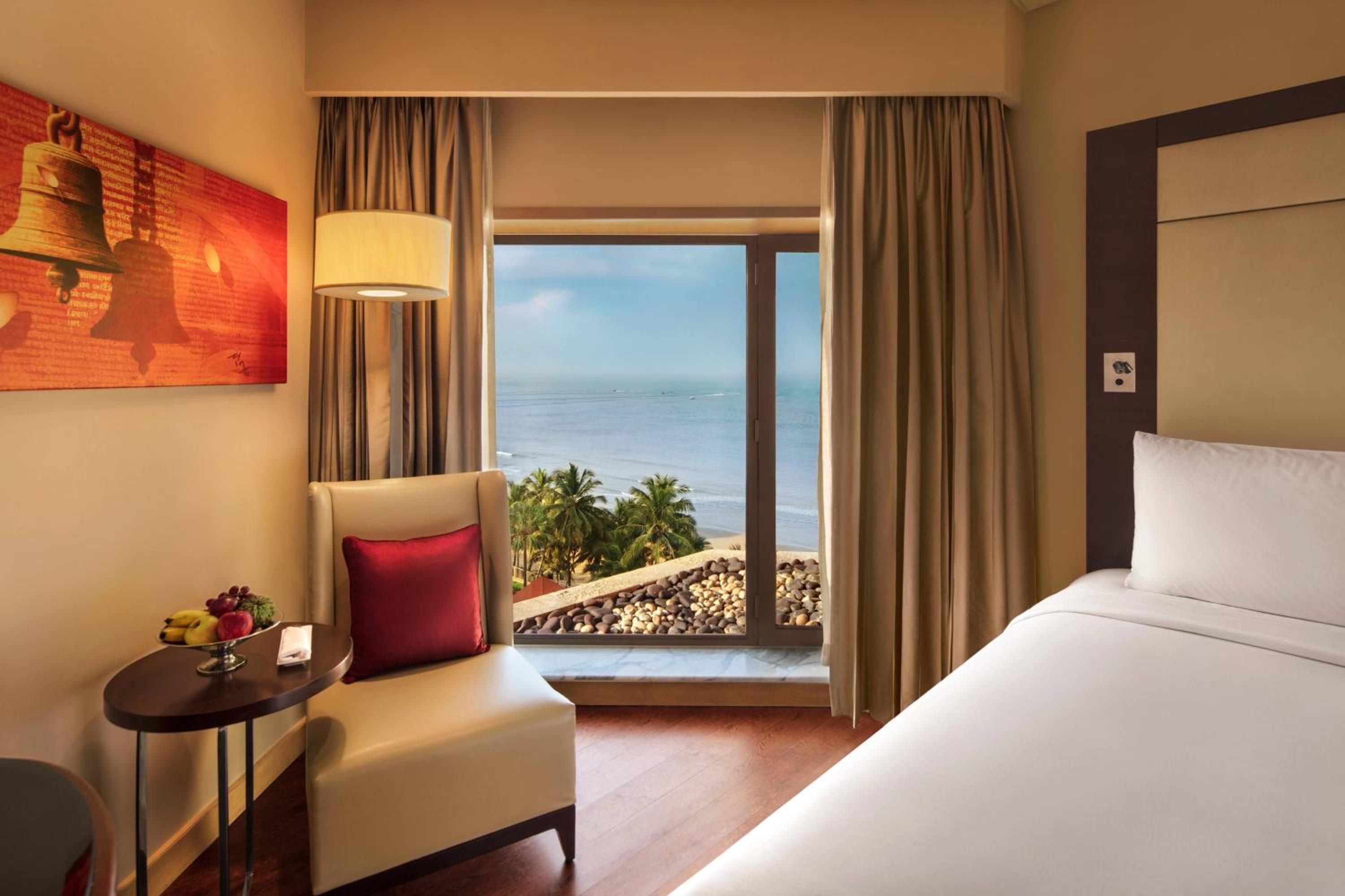 Guest room, 1 King, Ocean view