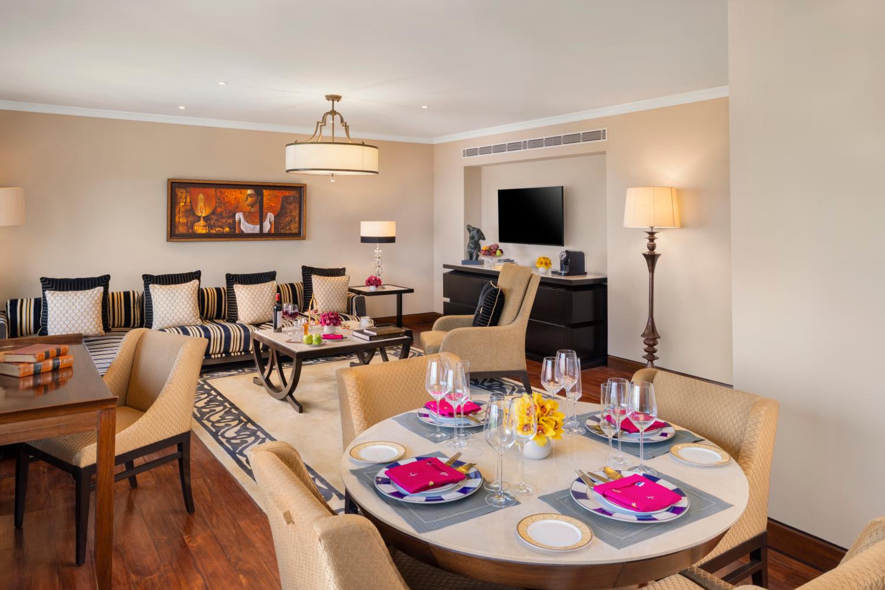 Luxury Suite King Bed Pool View