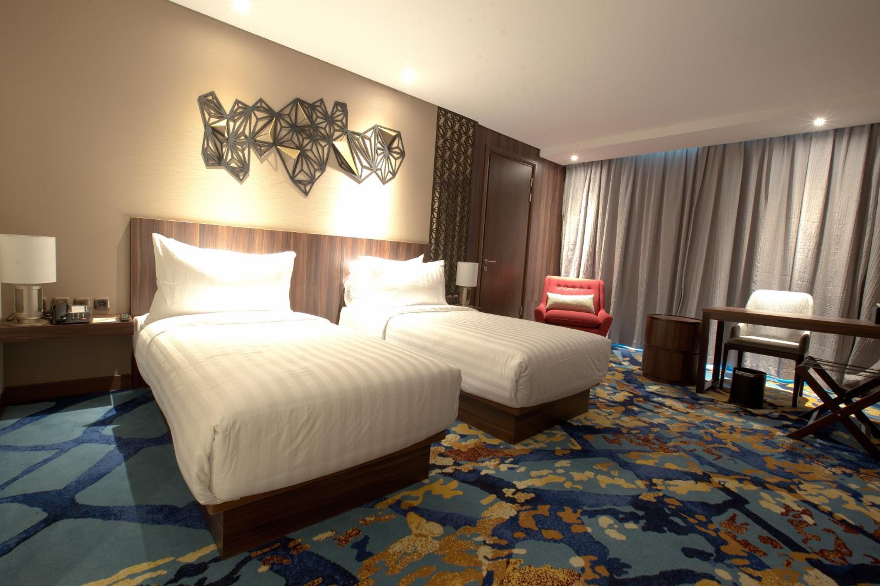 Deluxe Double or Twin Room with Free Dinner for 2 Person