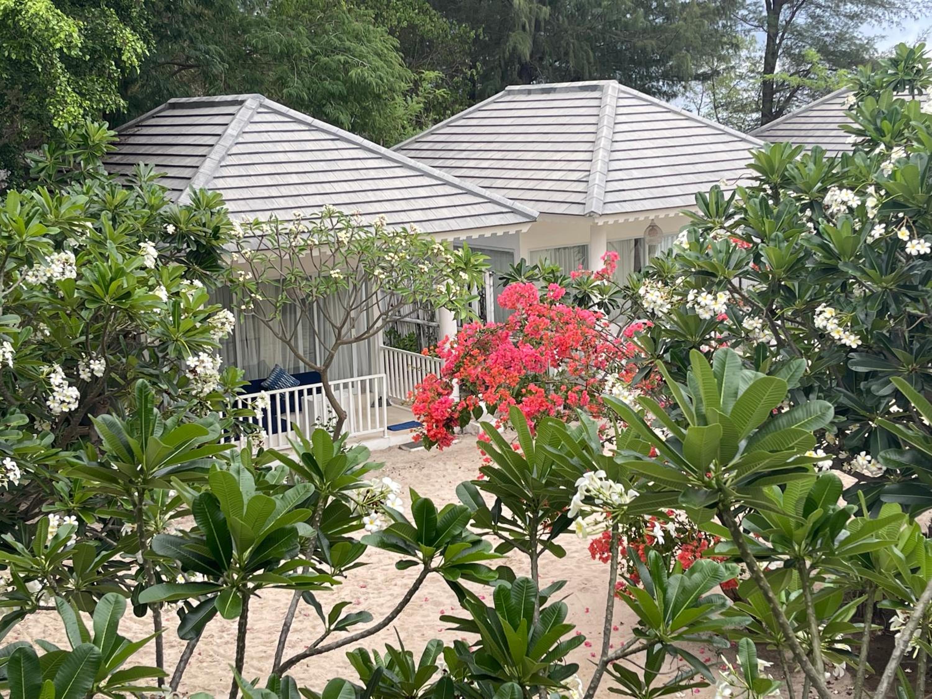 Beach Bungalow with Partial Sea View