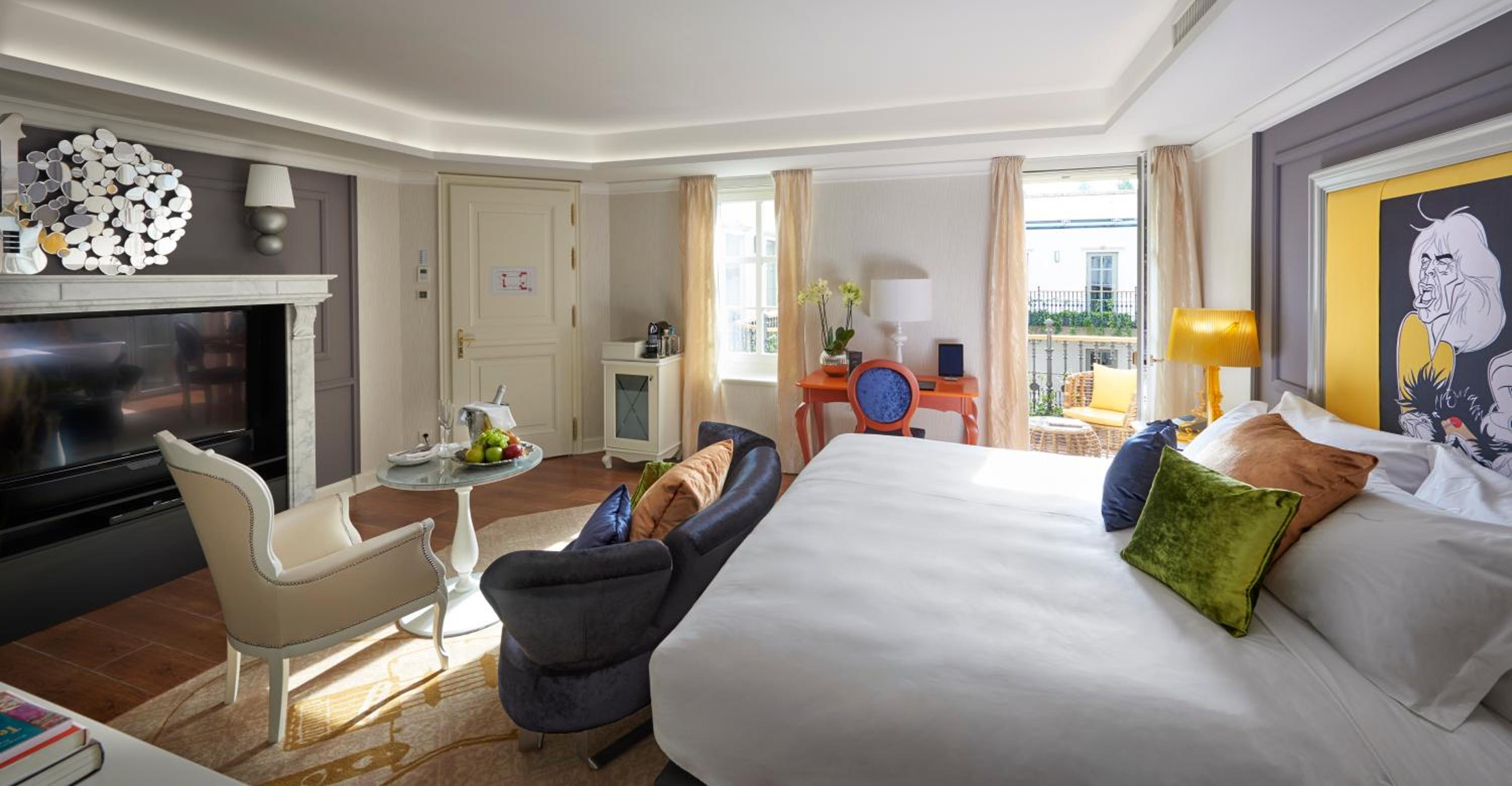Aria Signature - Large Luxury King Room 