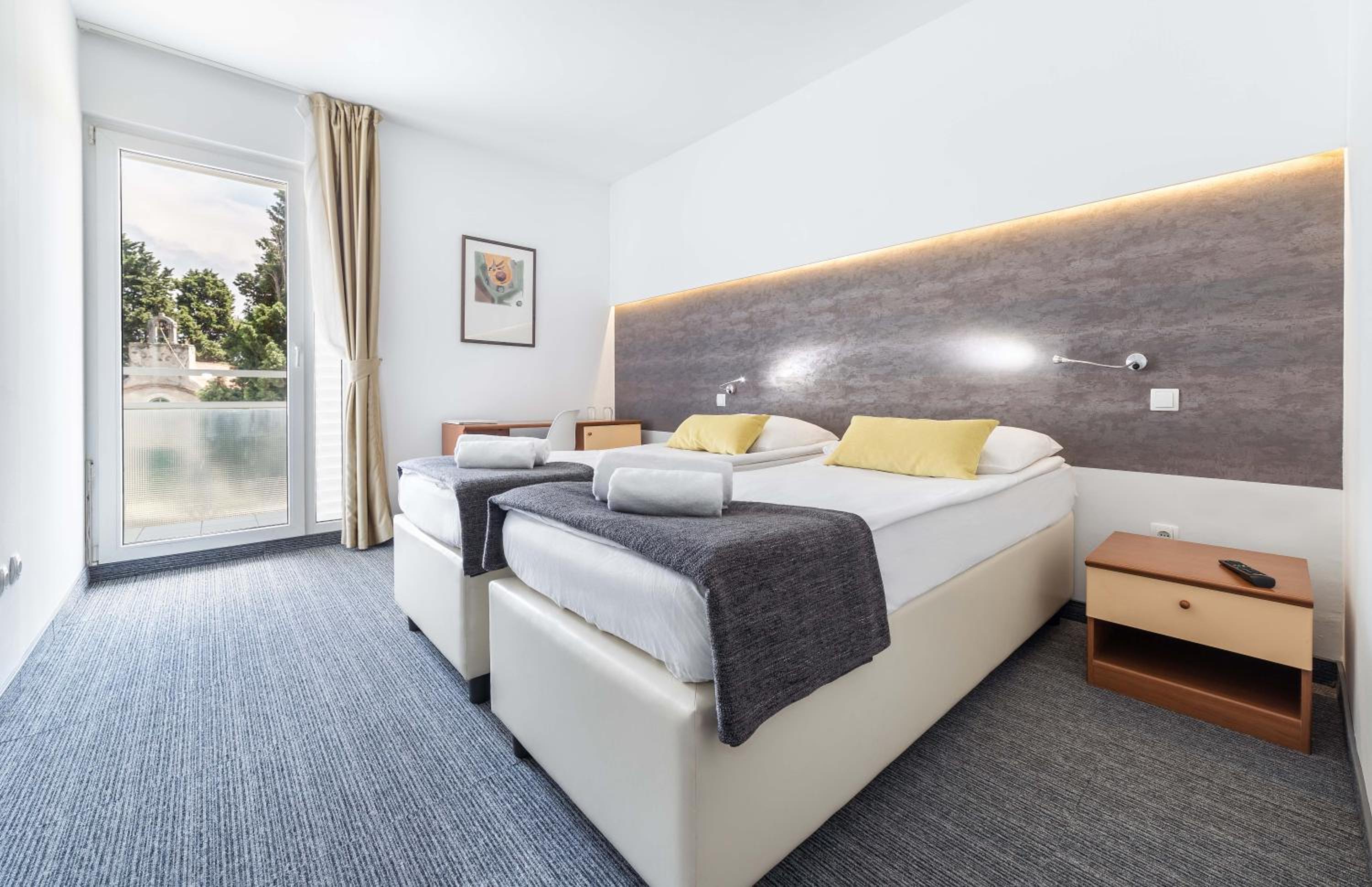 Economy Twin Room with Balcony