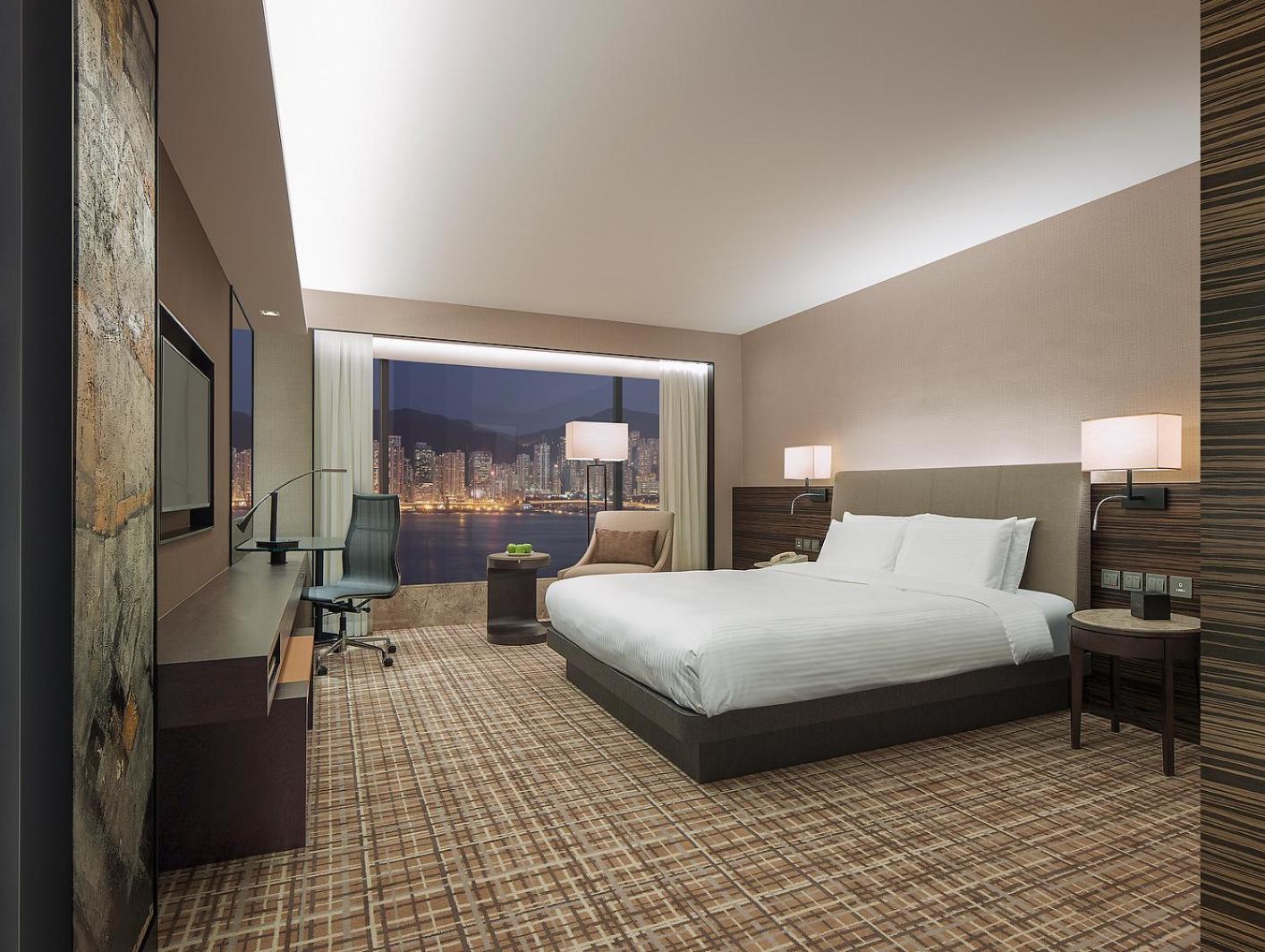 Deluxe Harbor View Suite with Executive Lounge Access