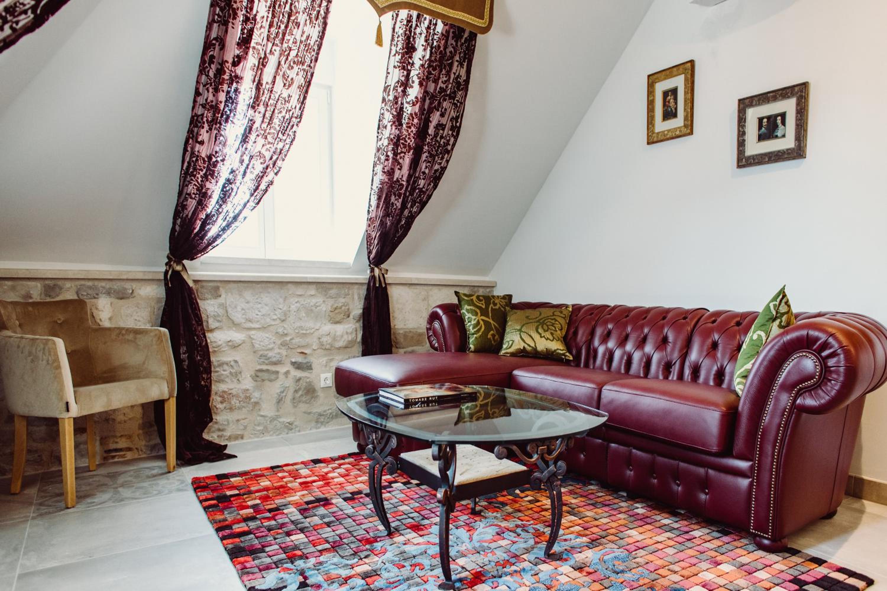 Luxury One-Bedroom Apartment