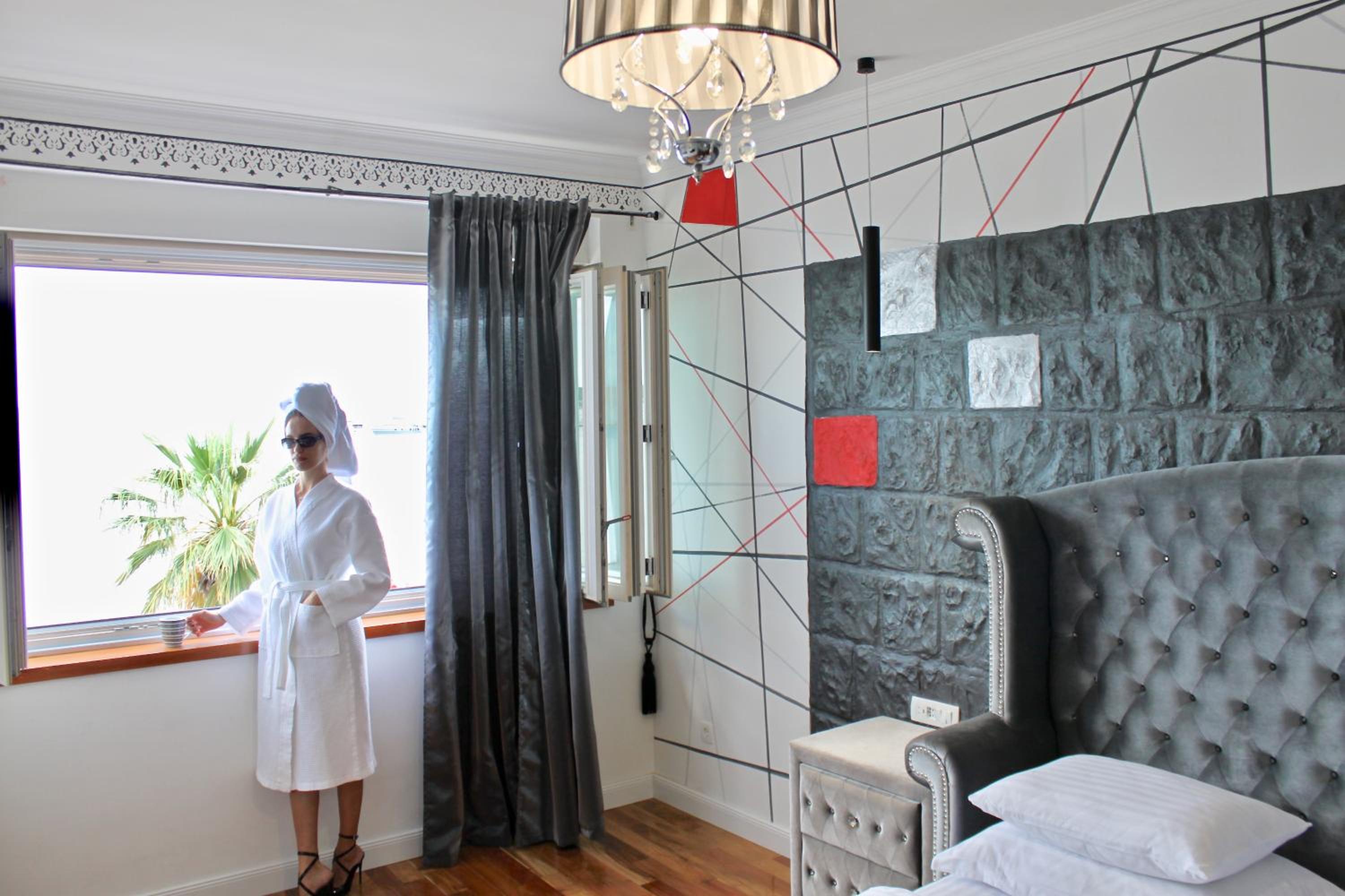 Luxury Suite - sea and promenade view