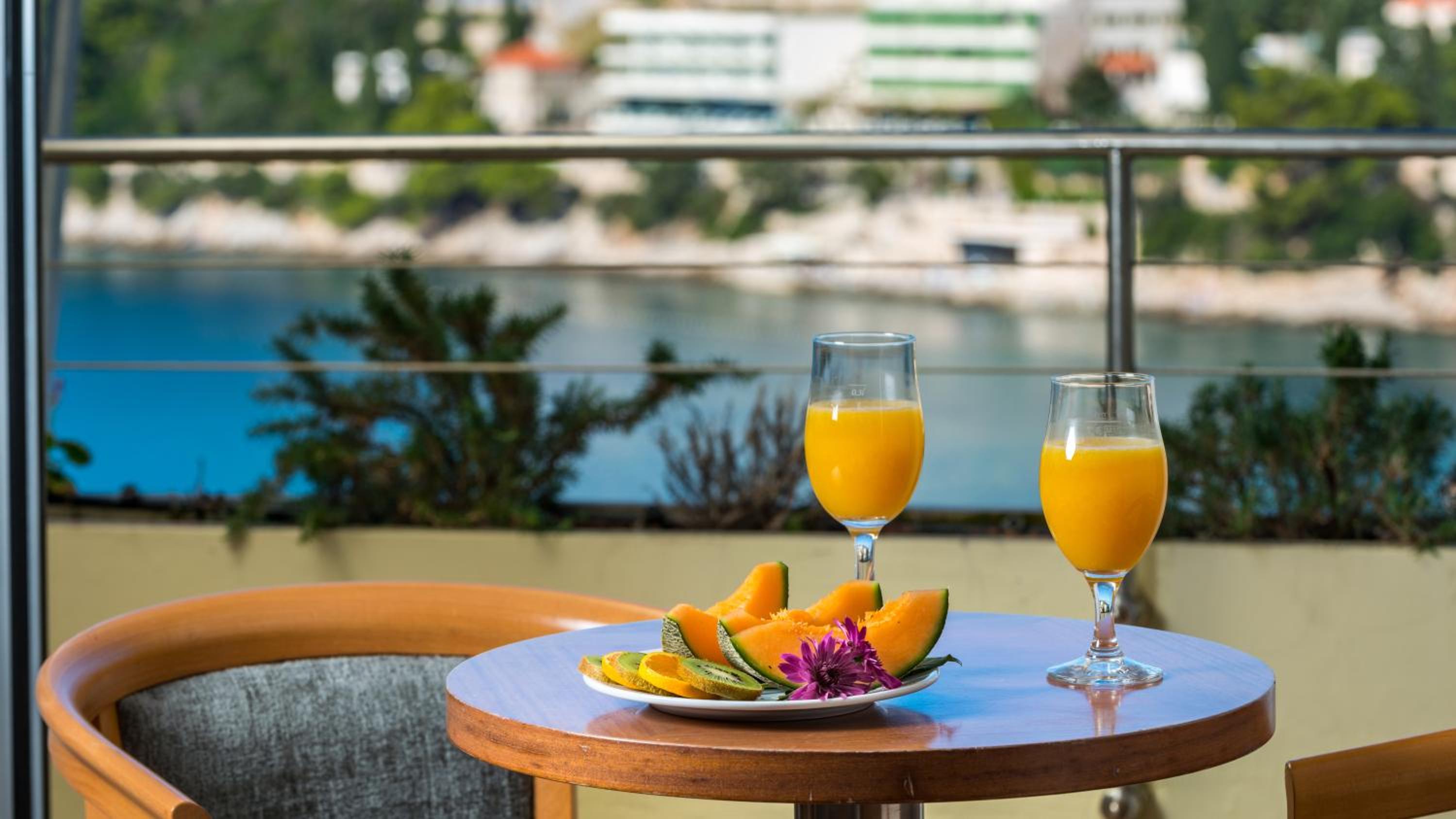 Superior Room with Balcony and Sea View