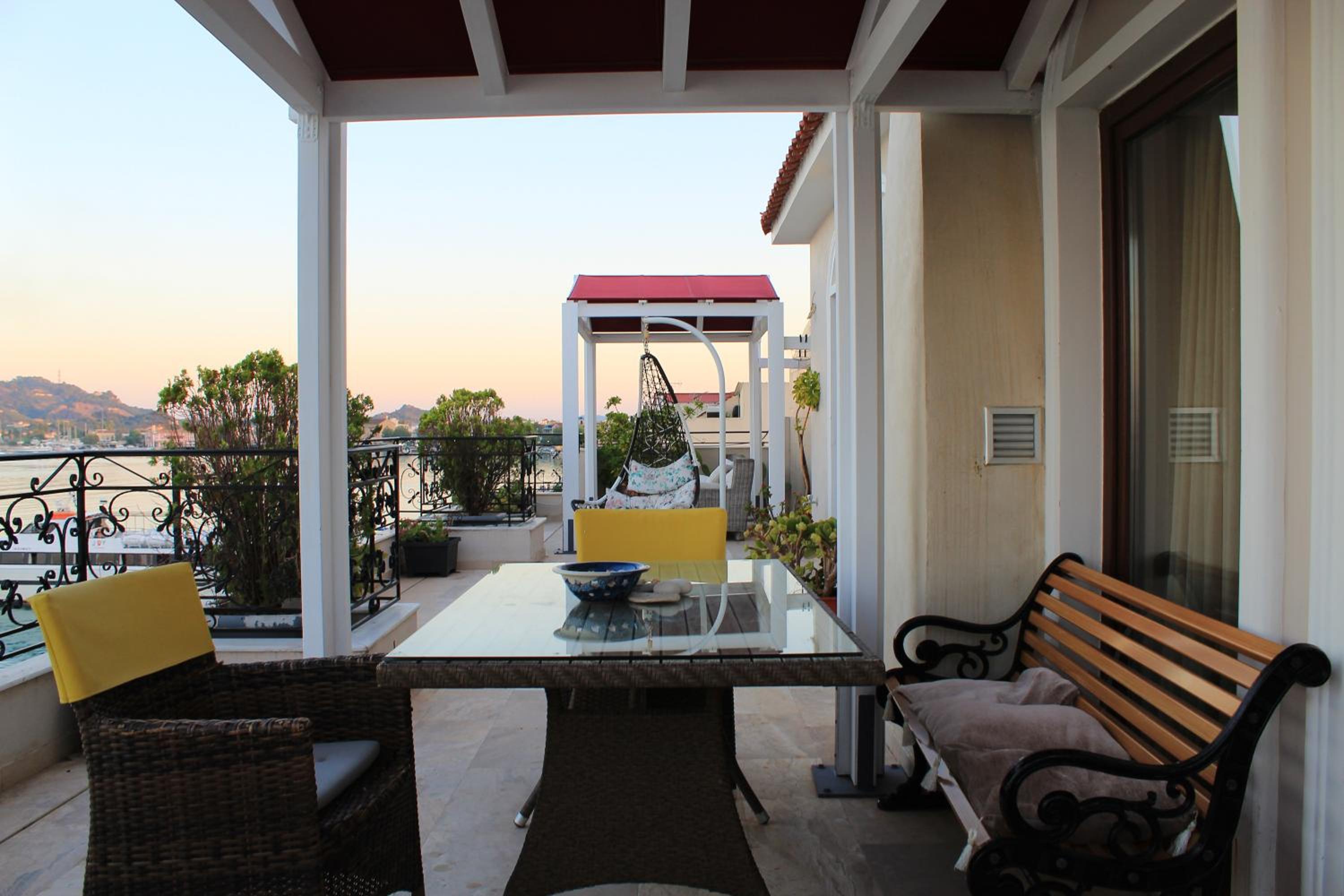 Deluxe Suite with Sea View