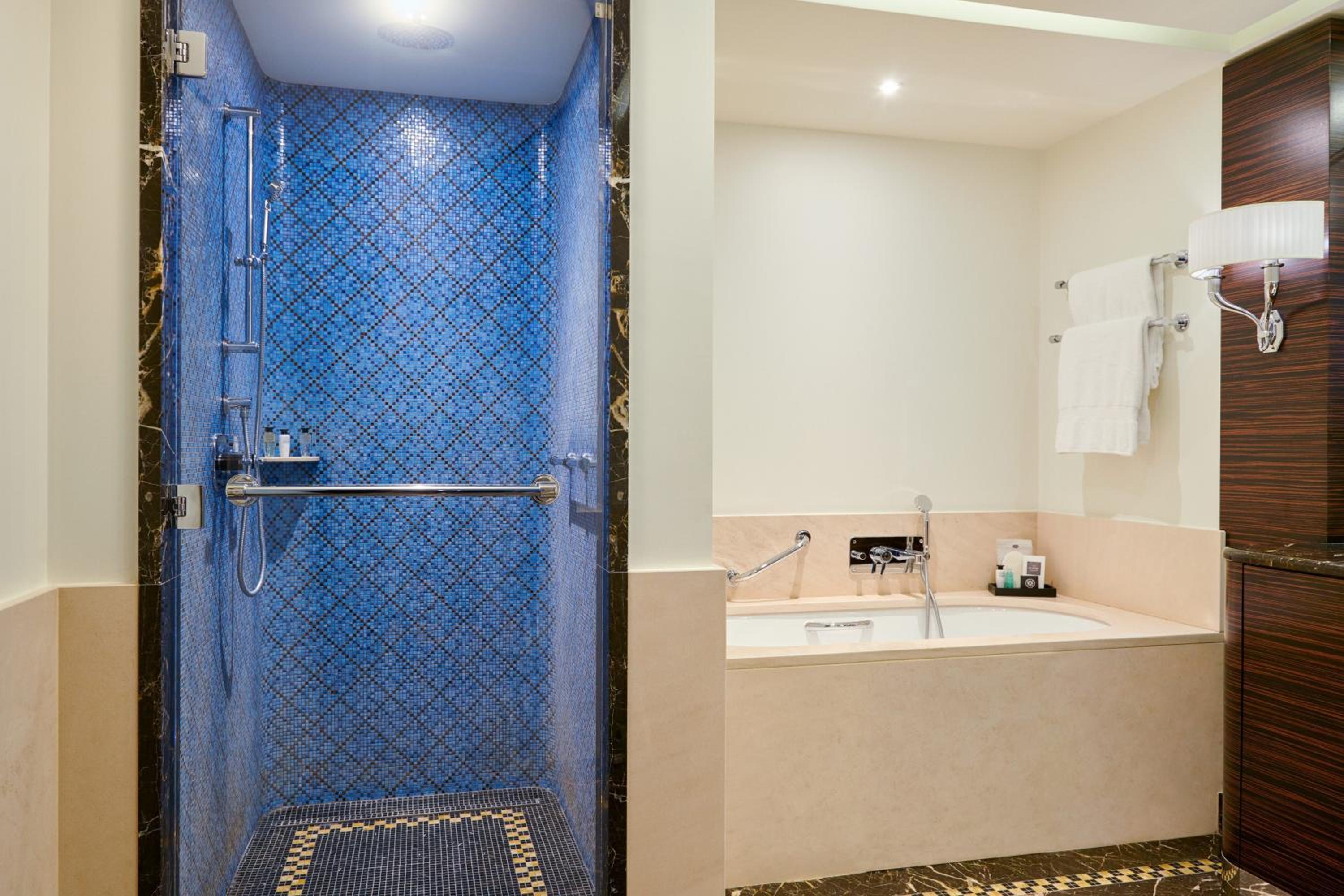 Macassar Suite Super King, 1 Bedroom Suite, 1 Super King, Sofa bed