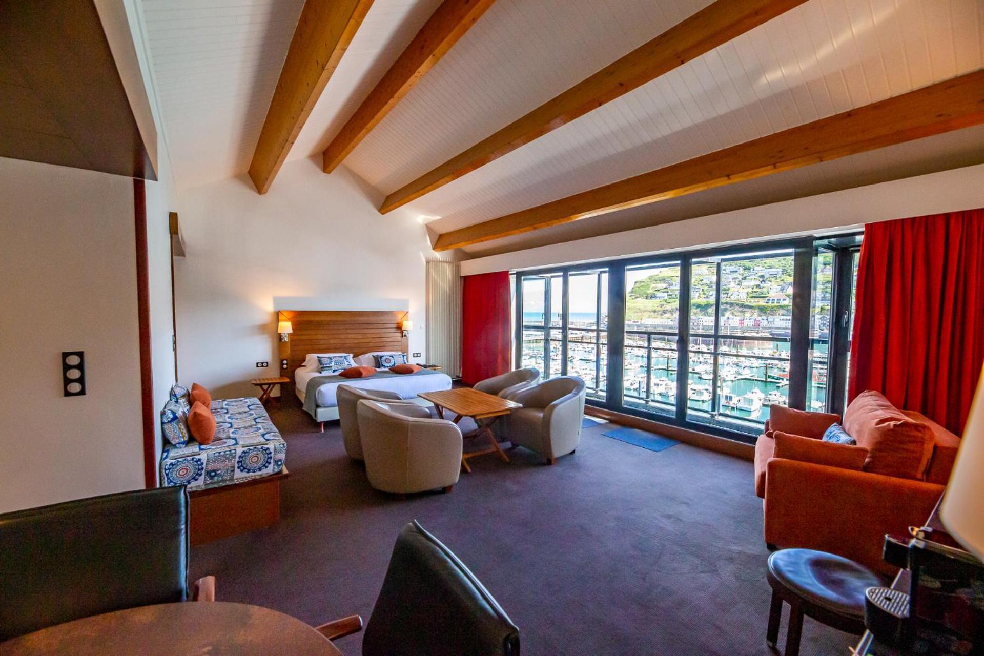 Deluxe Suite with Sea View