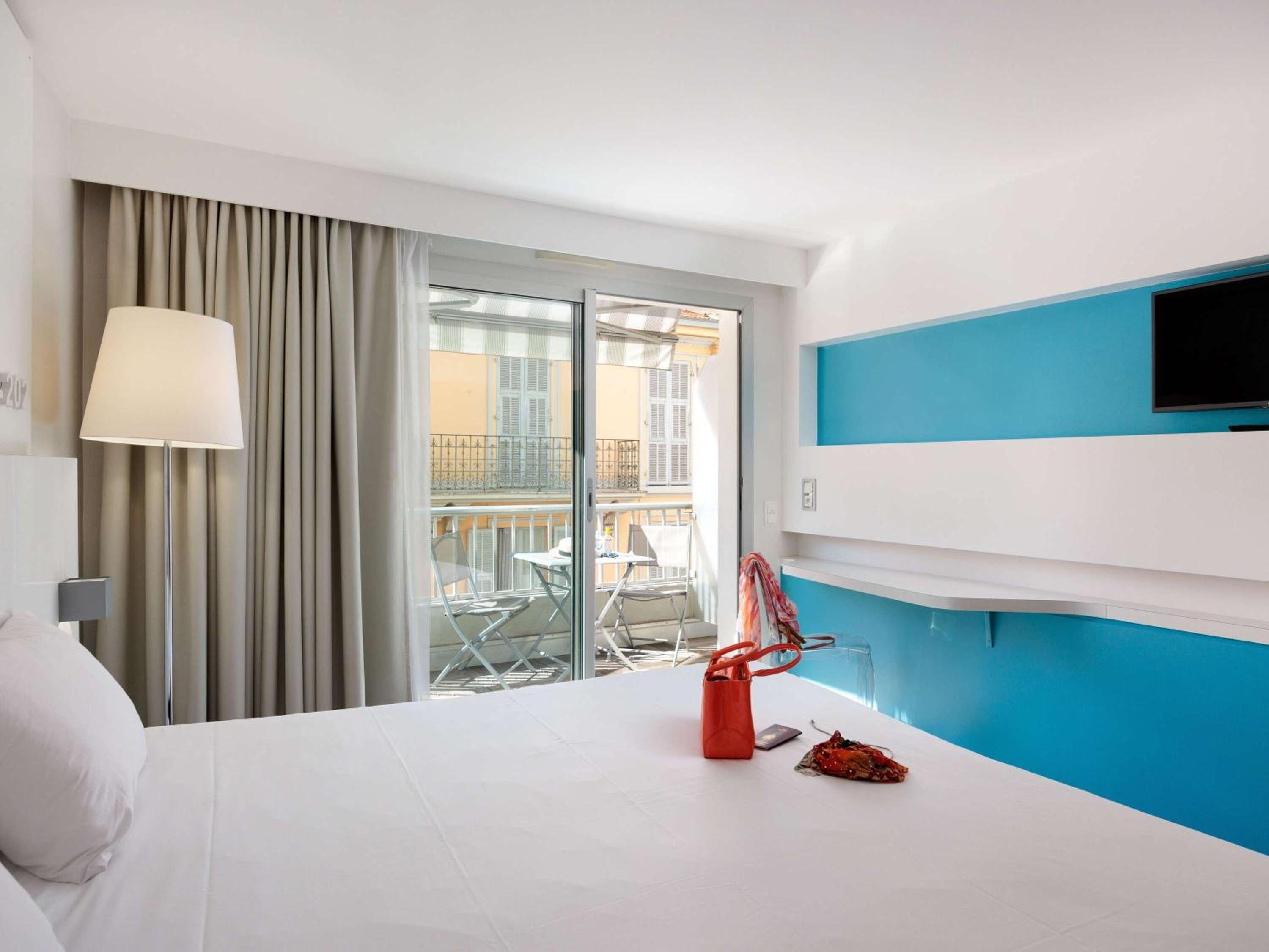 Standard Twin Room with Balcony