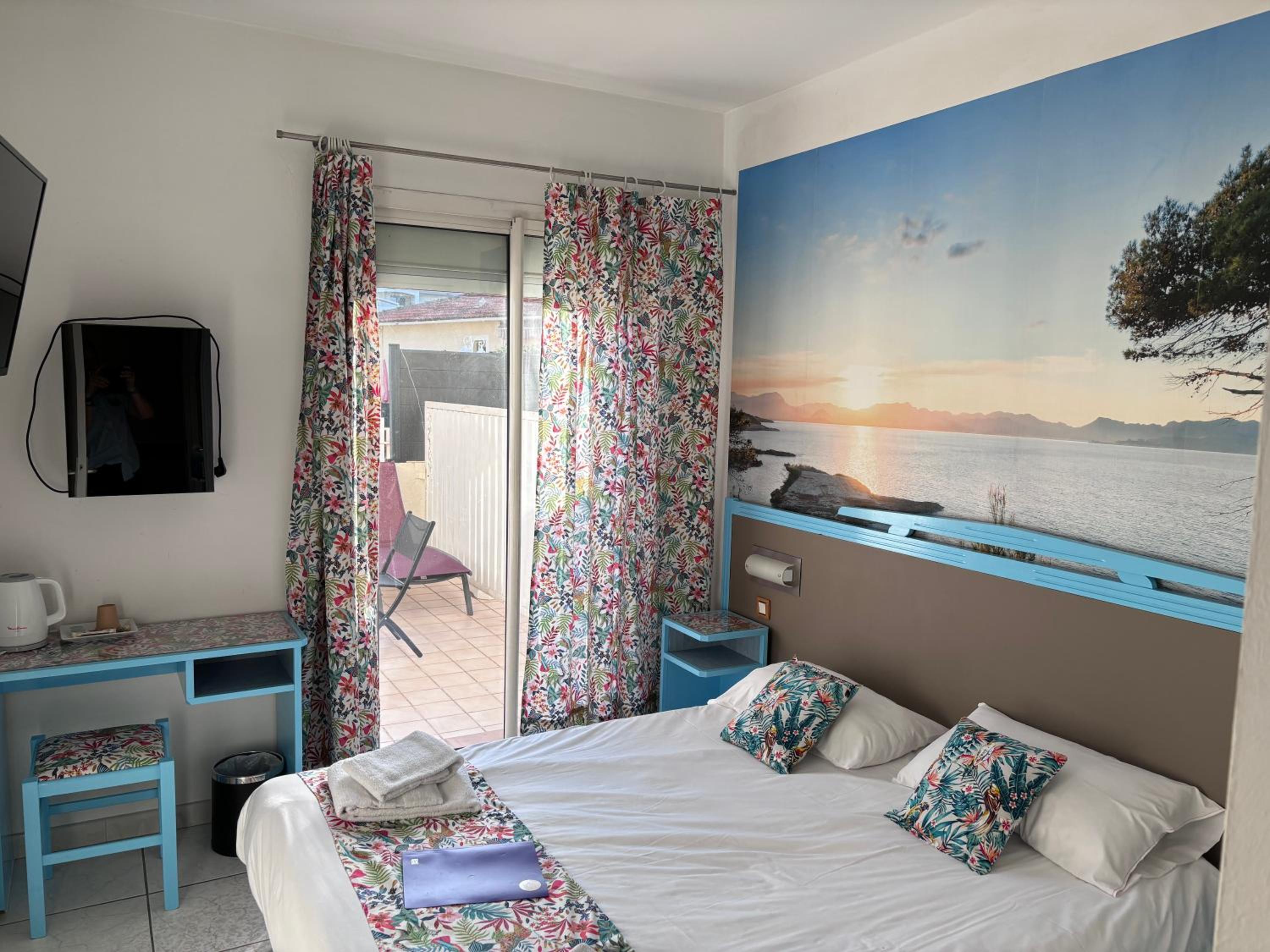 Superior Double Room with Terrace - Ground Floor