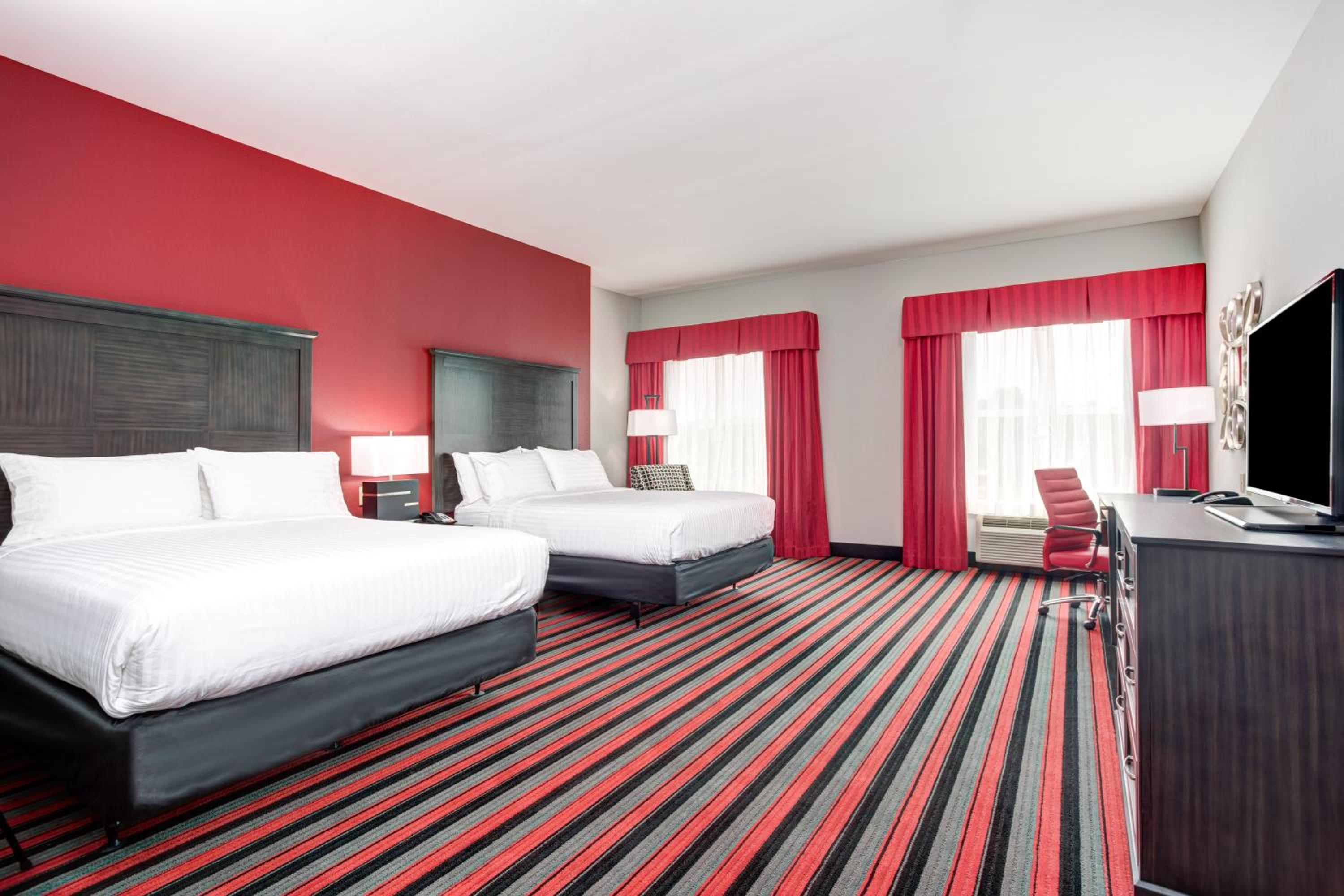 Deluxe Queen Room with Two Queen Beds - Non-Smoking