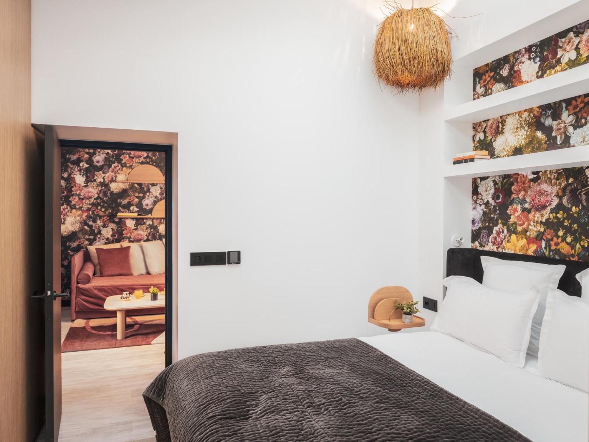One-Bedroom  Apartment with Terrace